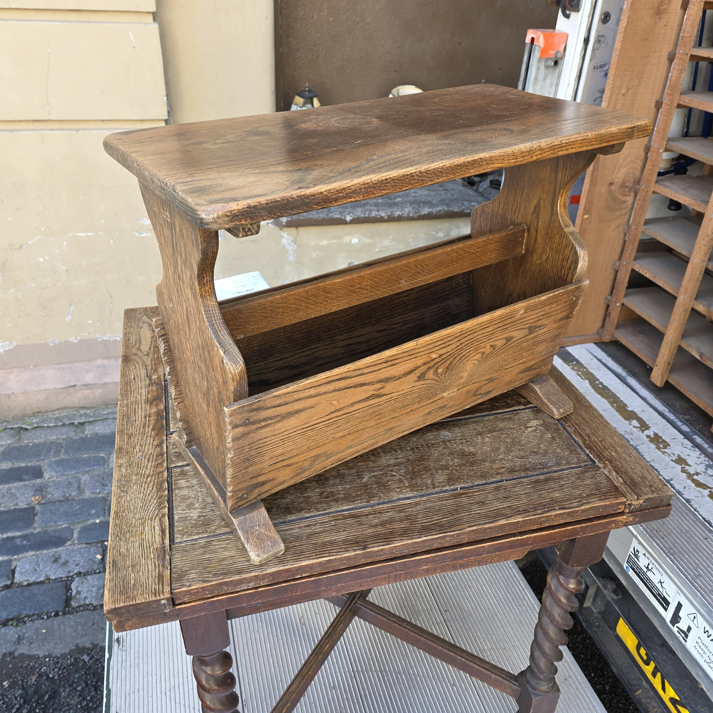 £35 - magazine rack webber -  61cm wide 31cm deep 46cm high