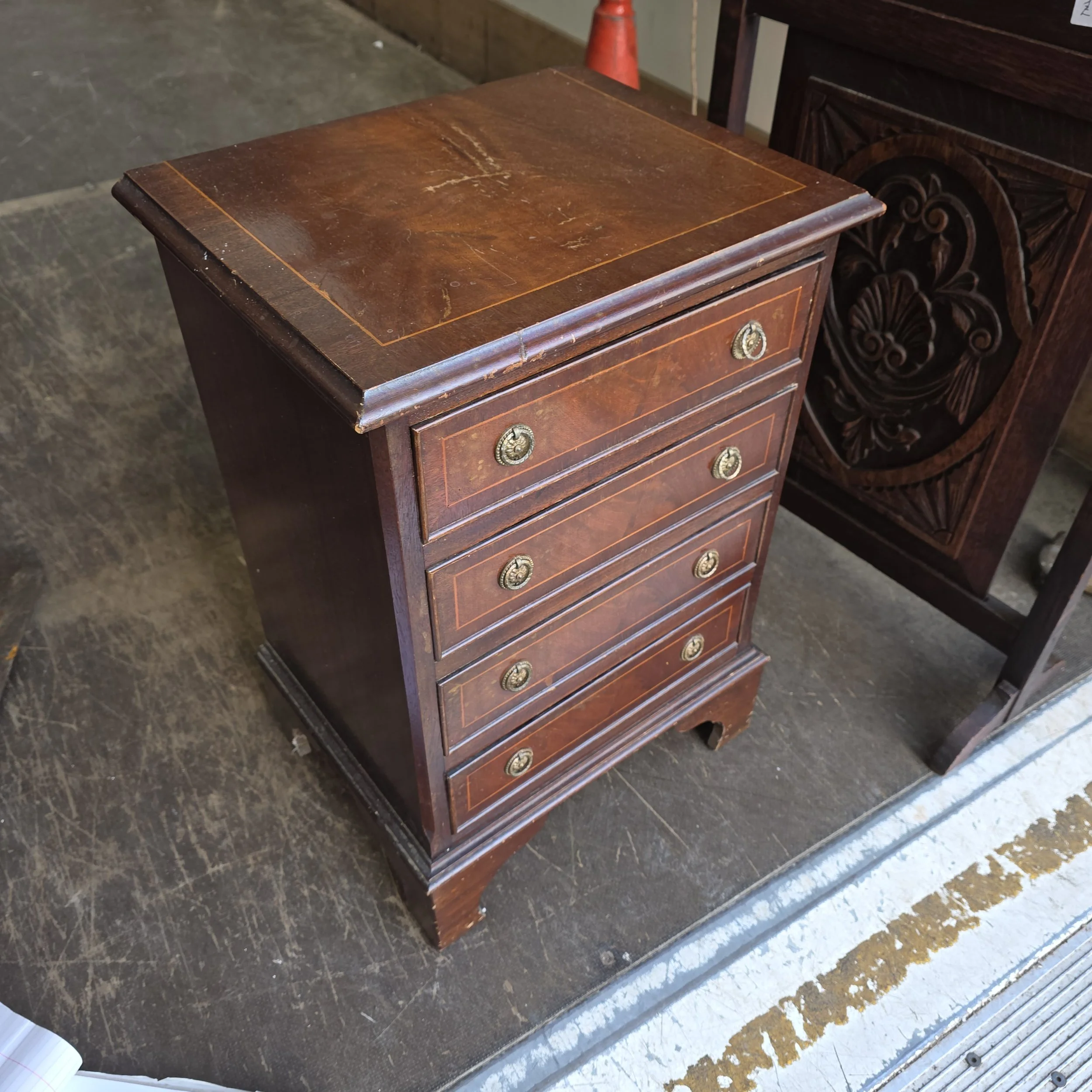 £70 - mahogany chest of drawers  - 42cm wide 33cm deep 61cm high