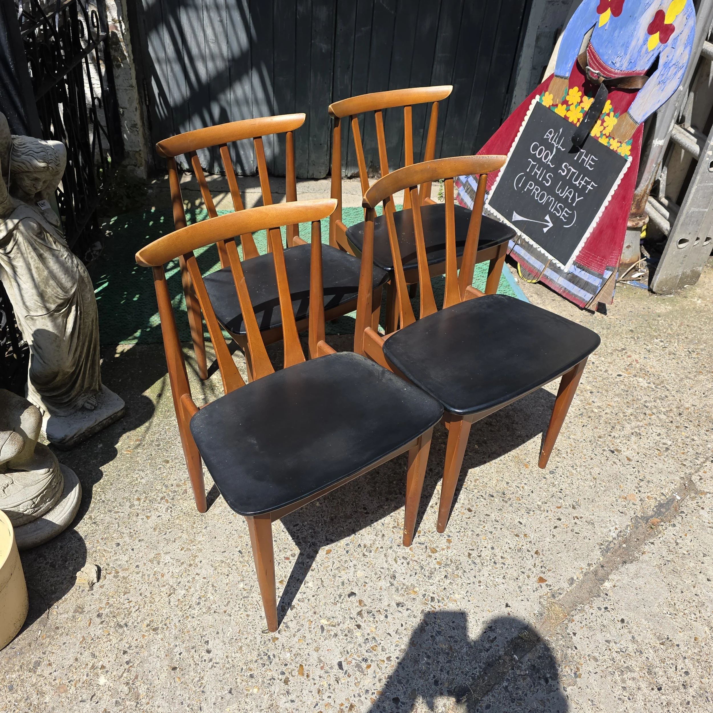 £135 - set of 4 elliotts of newbury chairs - small fault