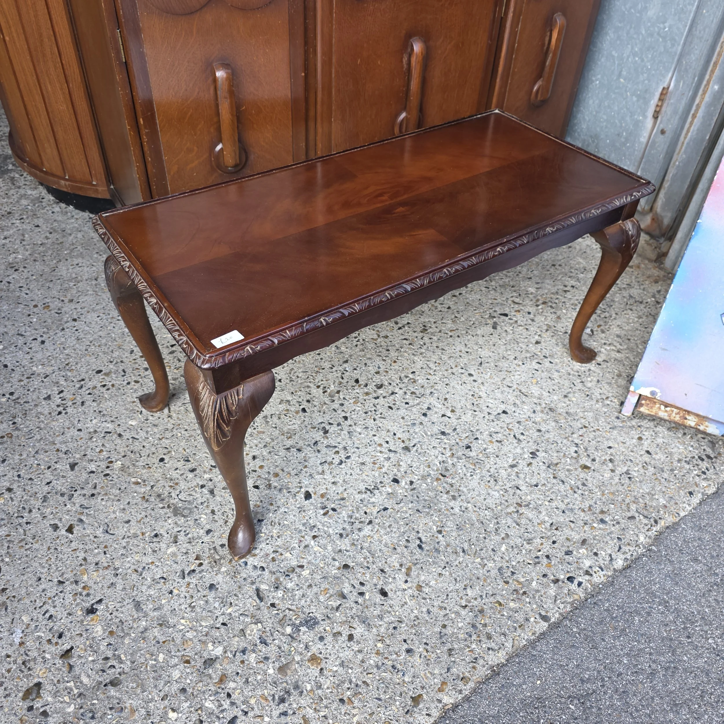 £20 - coffee table - 92cm wide 44cm deep 45cm high