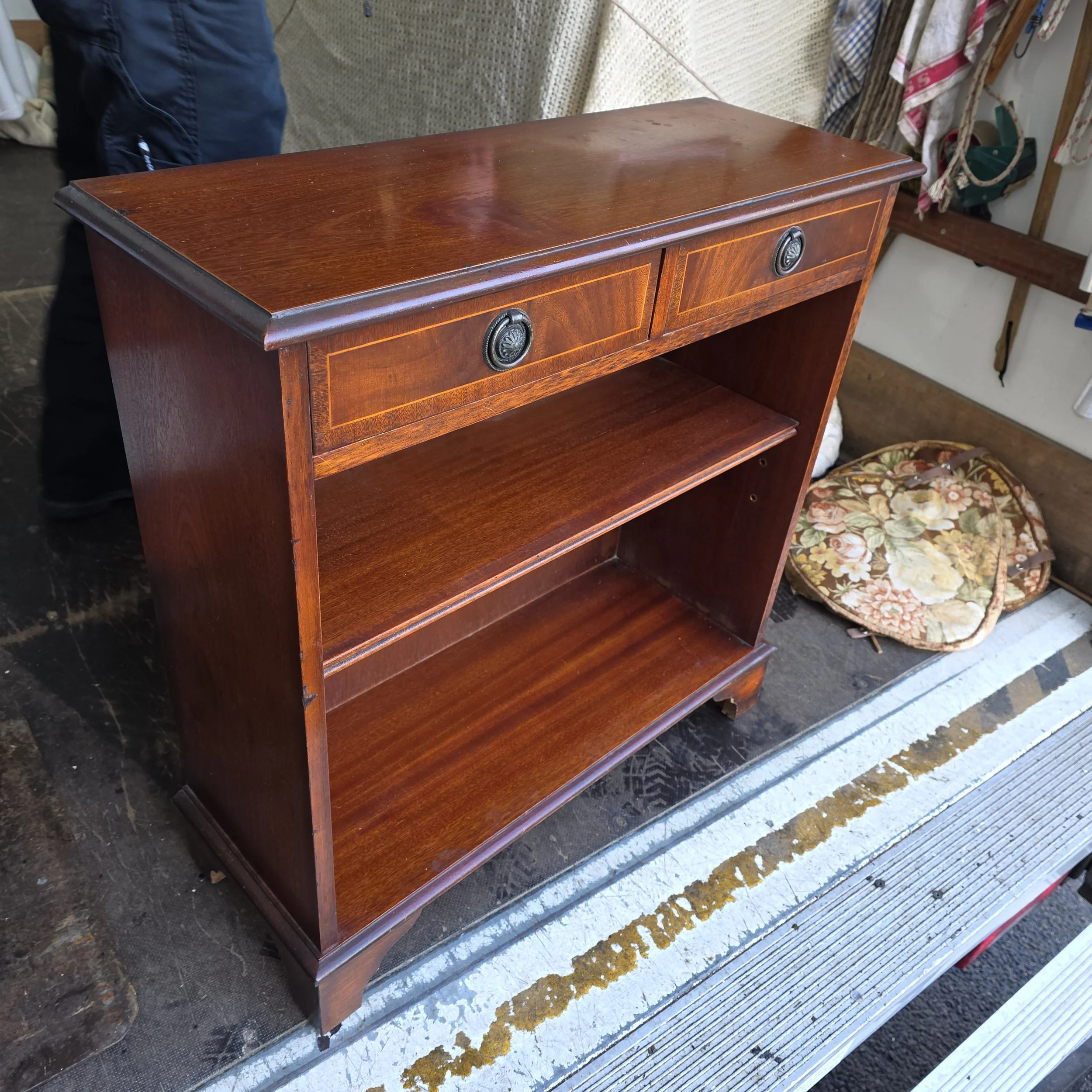£45 - mahogany shelving  unit  - 74cm wide 28cm deep 77cm high