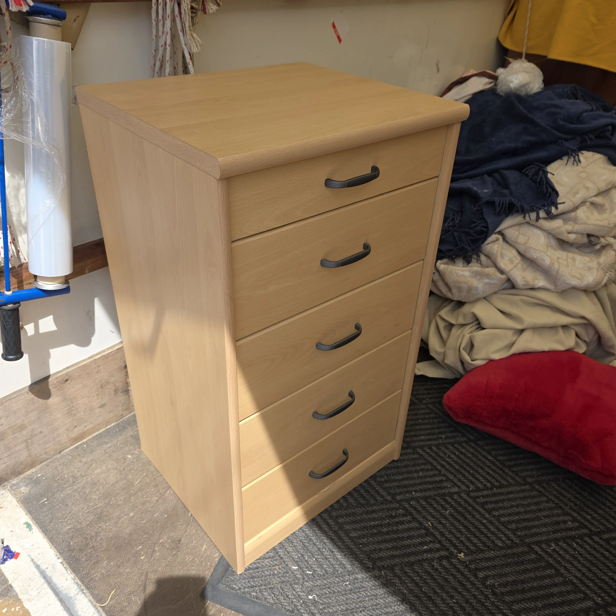 £30 -5 drawer  chest of drawers - 49cm wide 43cm deep 86cm high