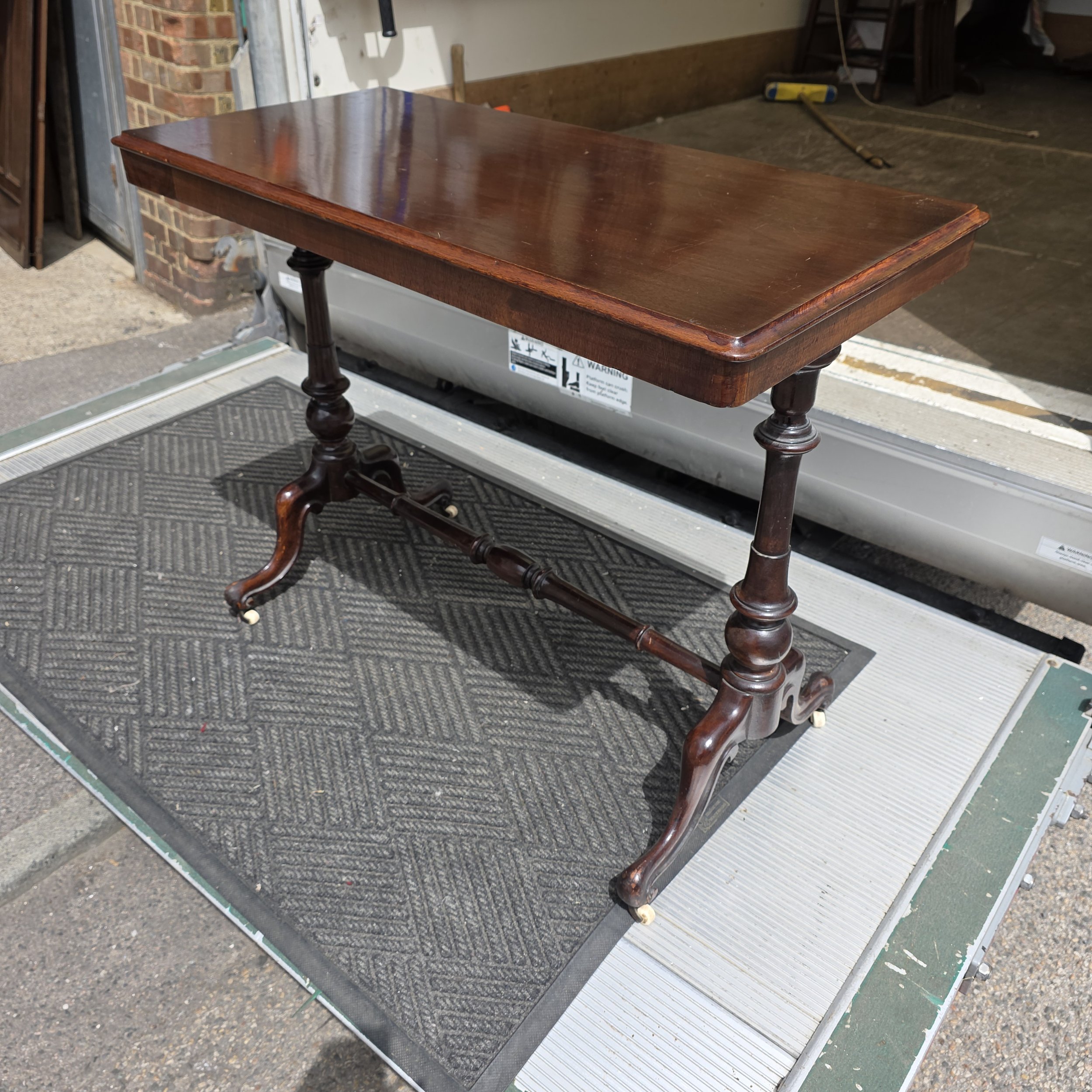 £95 - stretcher table - 92cm wide 45cm deep 72cm high