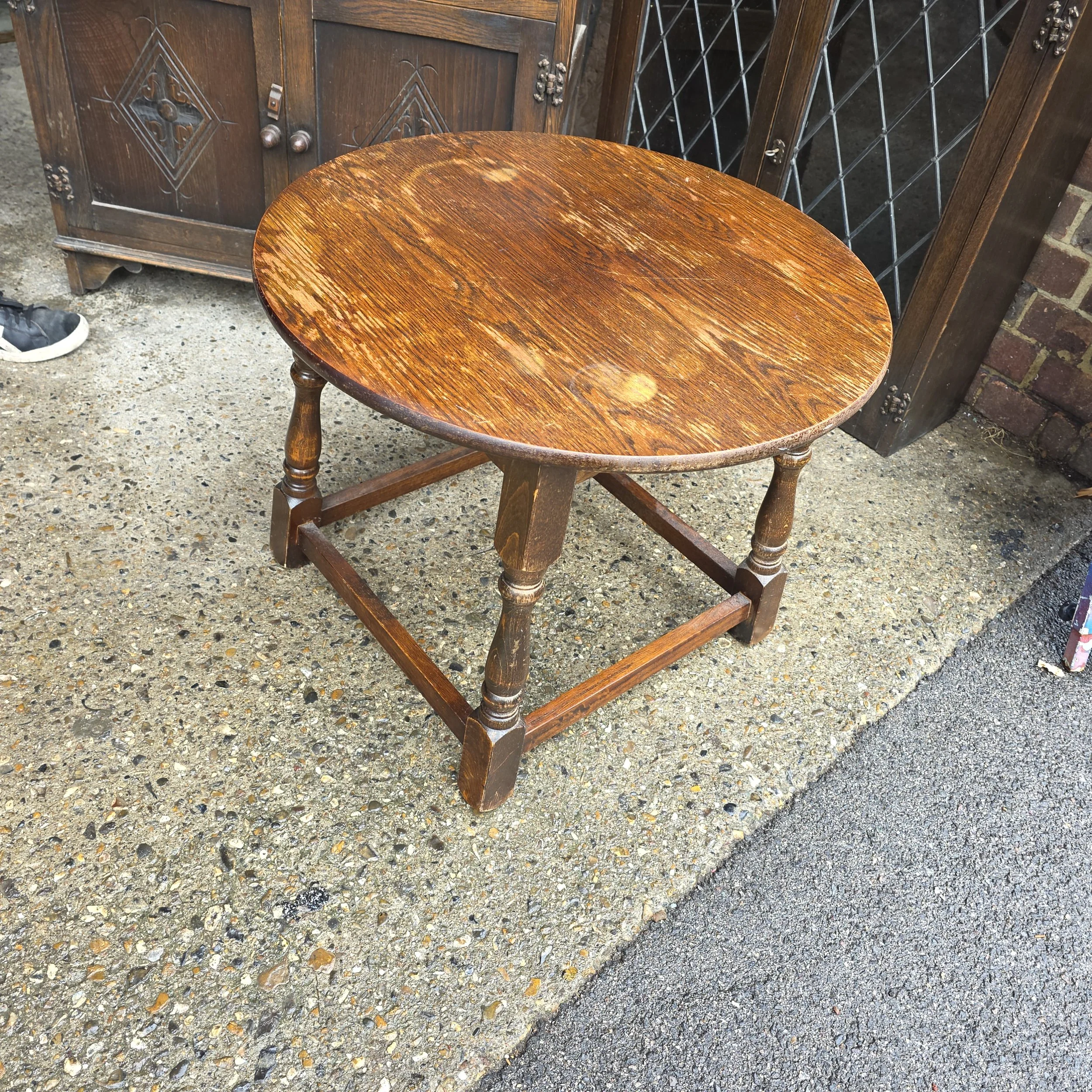 £45 - small round oak  table - 60cm across 47cm high
