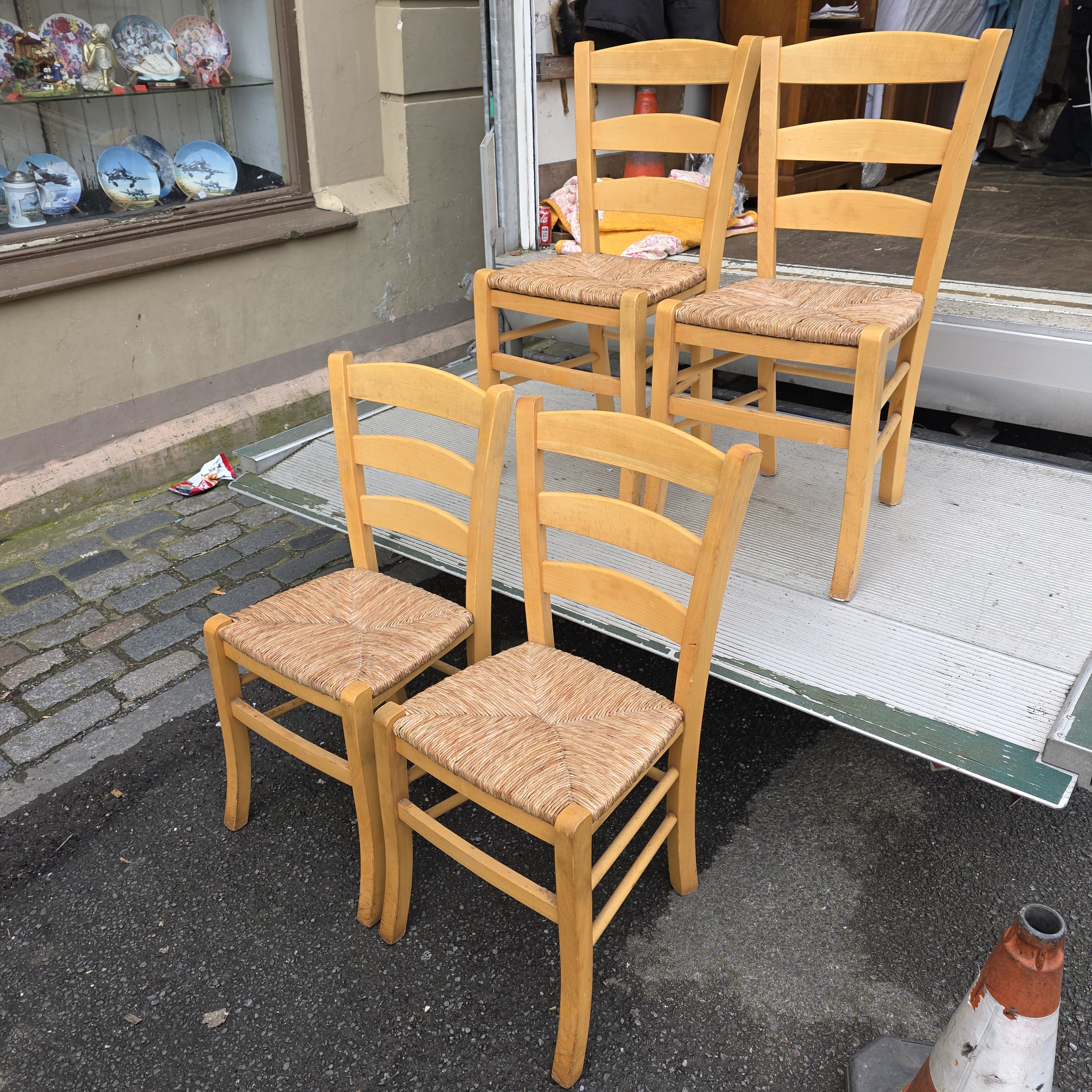 £80 - set of 4 rush seated  ladderback dinning chairs