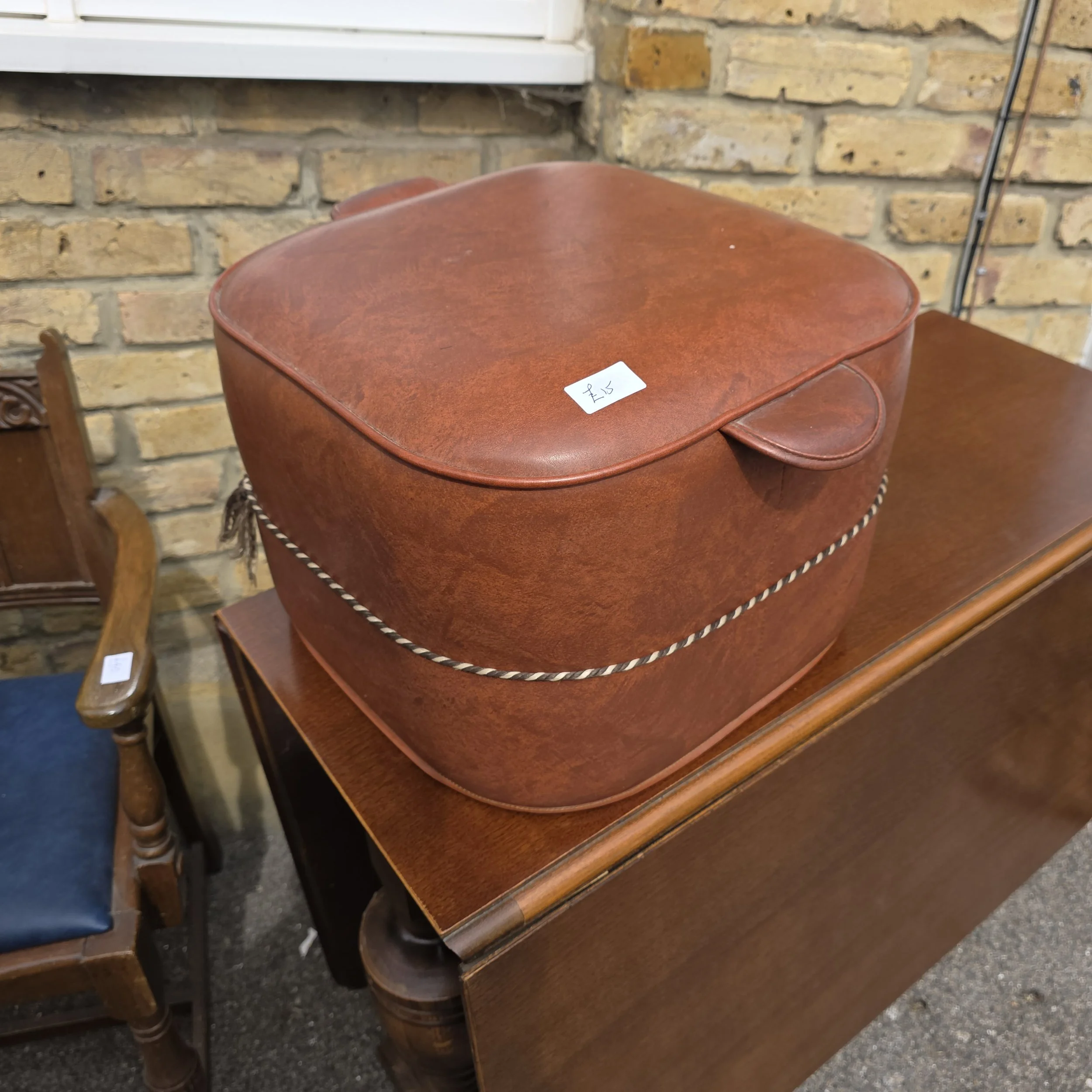 £15 - pouffe