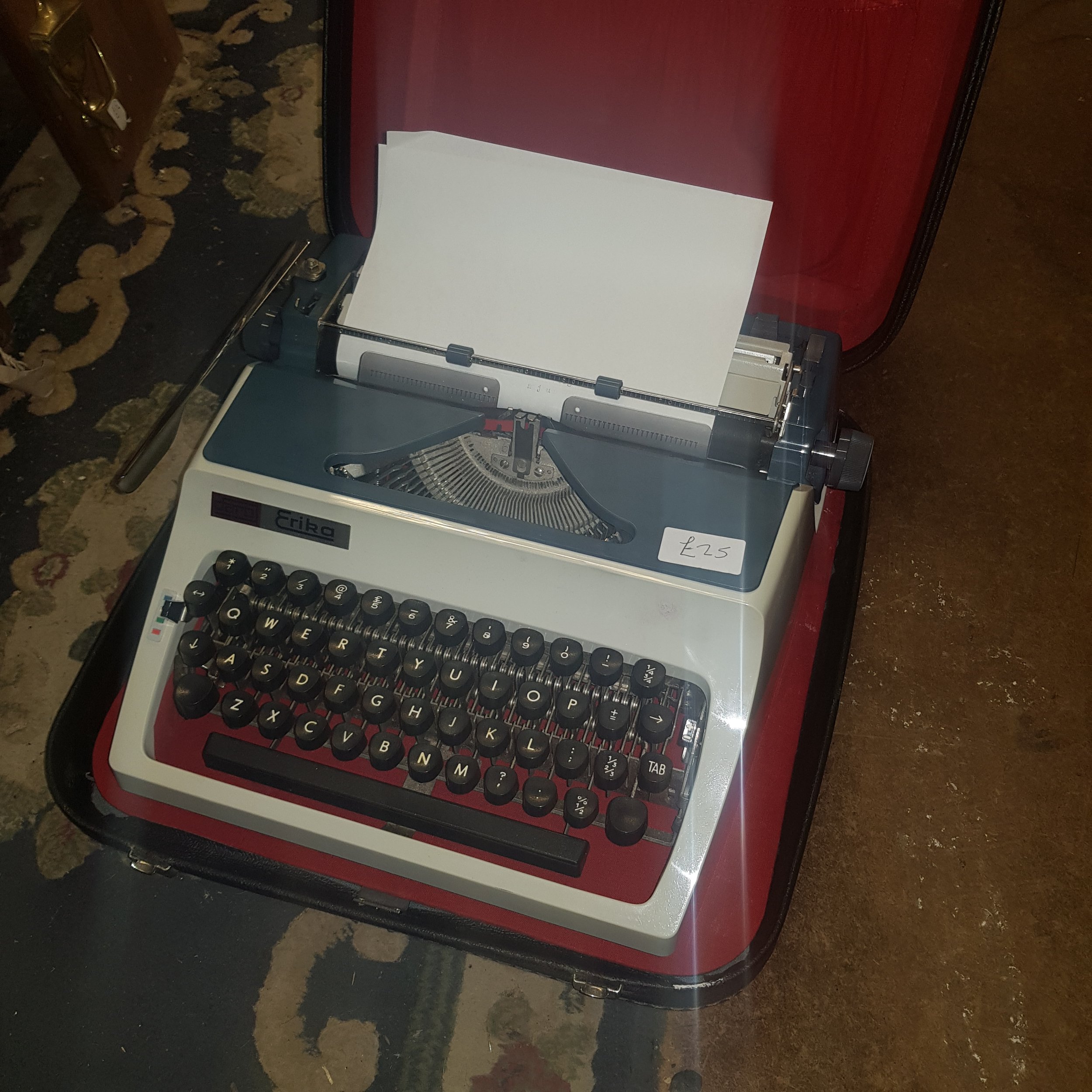 £25 - typewriter