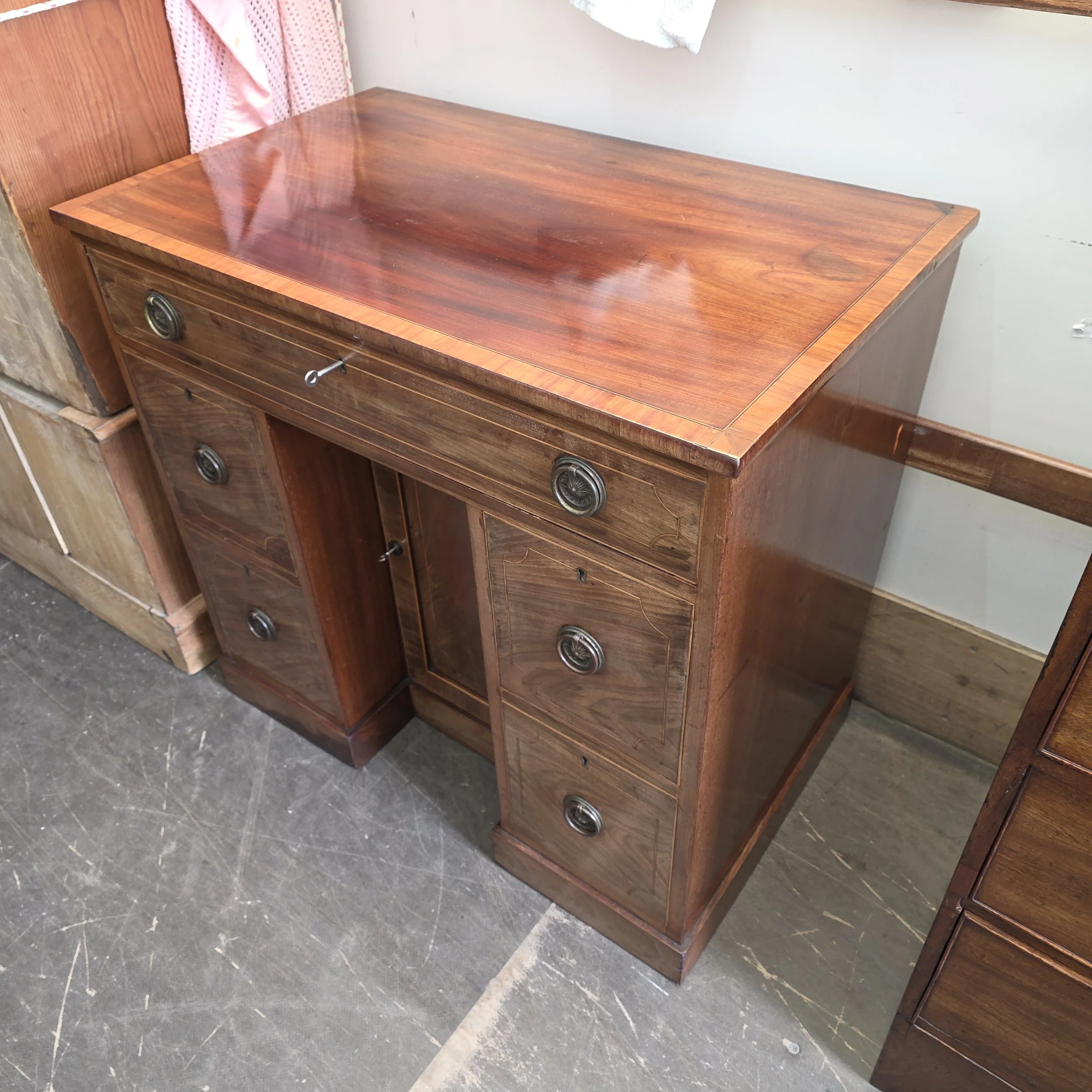 £265 - knee hole desk  - 84cm wide 52cm deep 79cm high