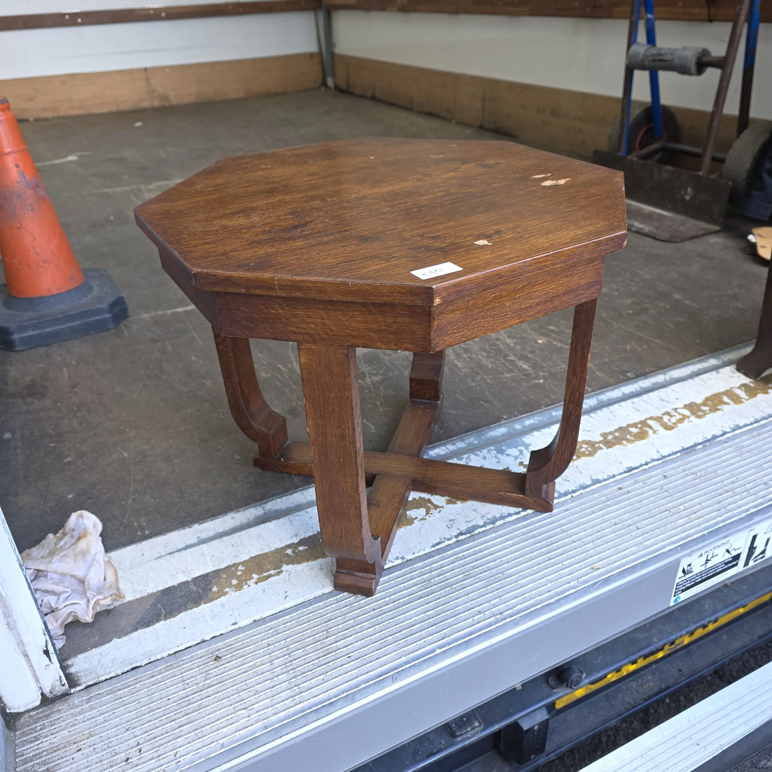 £40 - small oak table - 51cm across 41cm high