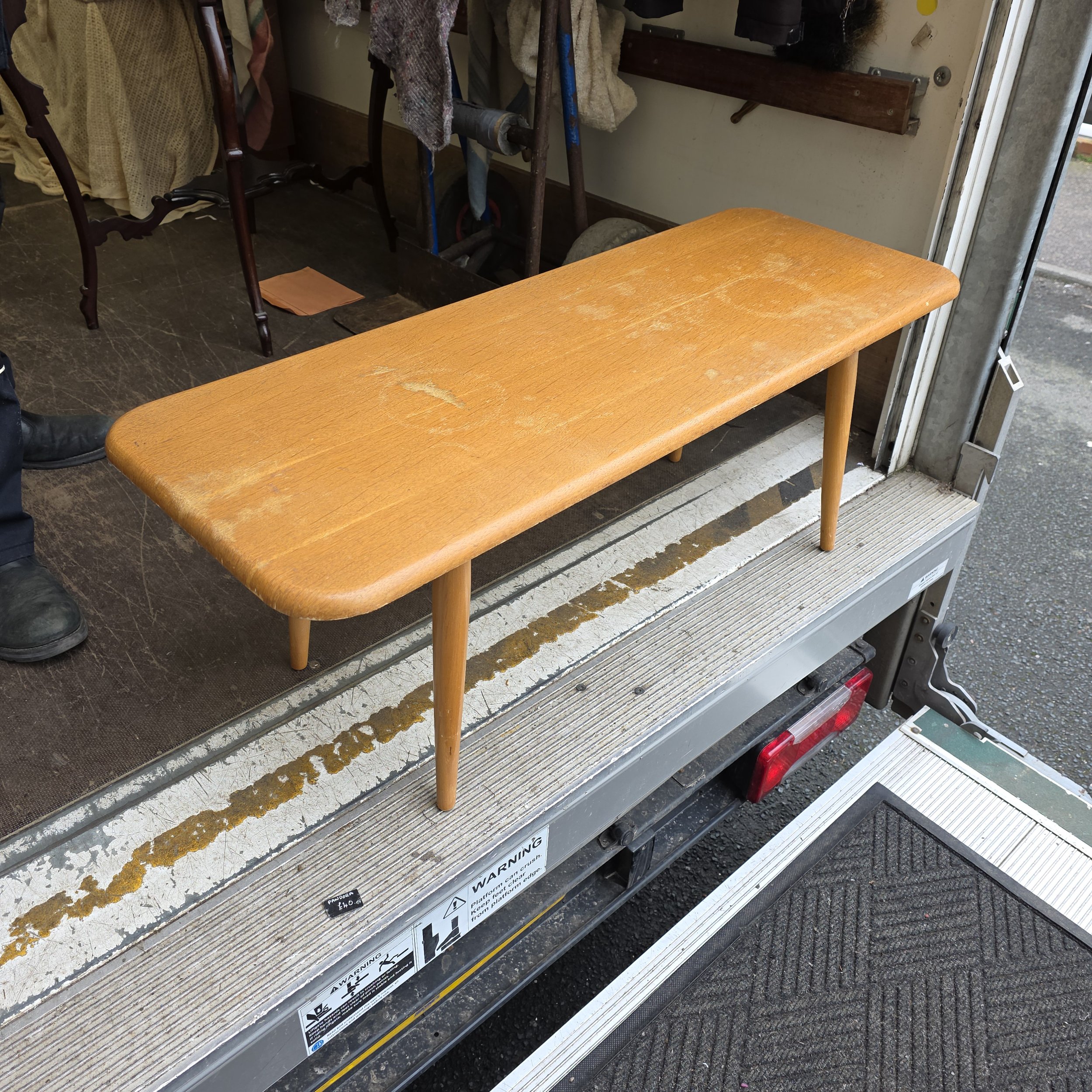 £20 - coffee table -  needs attention  - 99cm wide 37cm deep 37cm high