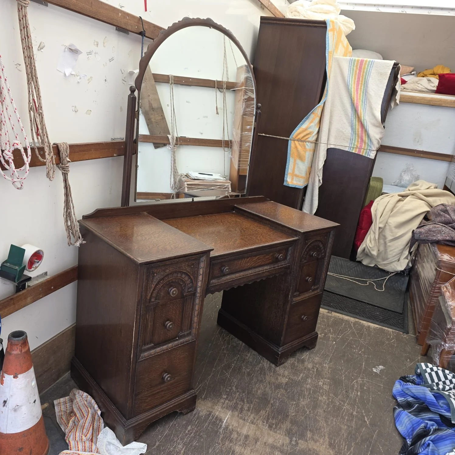 £160 - oak dressing table - 120cm wide 48cm deep 158cm high