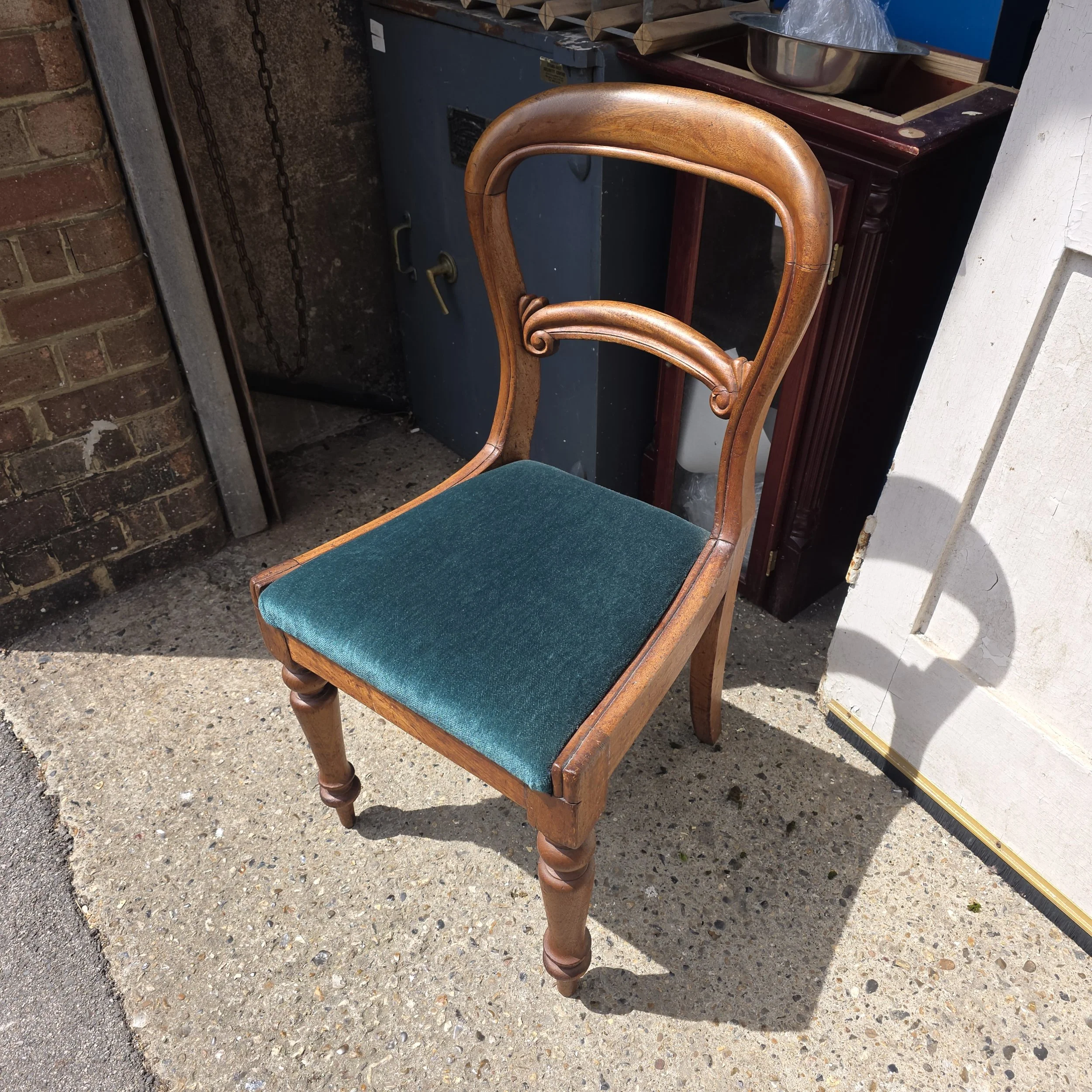 £30 - Antique mahogany chair