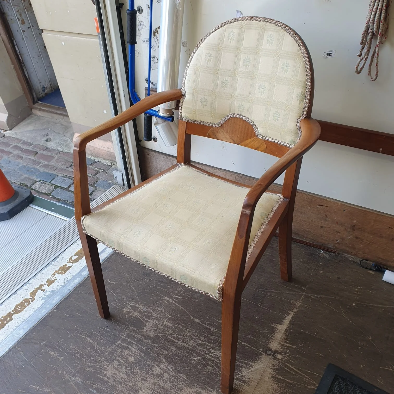 £40 - walnut carver chair