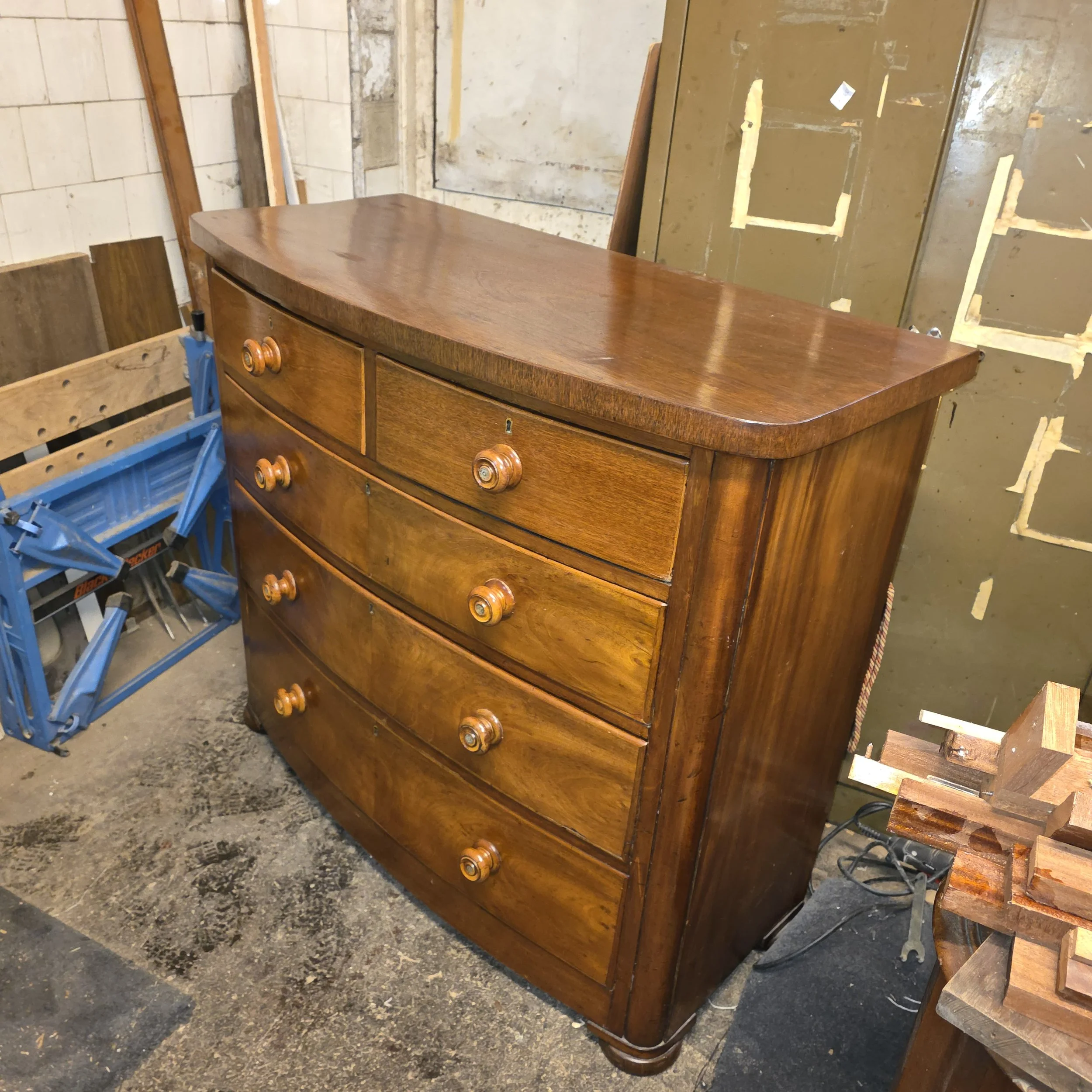 £295 - bow front mahogany antique chest of drawers - 116cm wide 54cm deep 103cm high