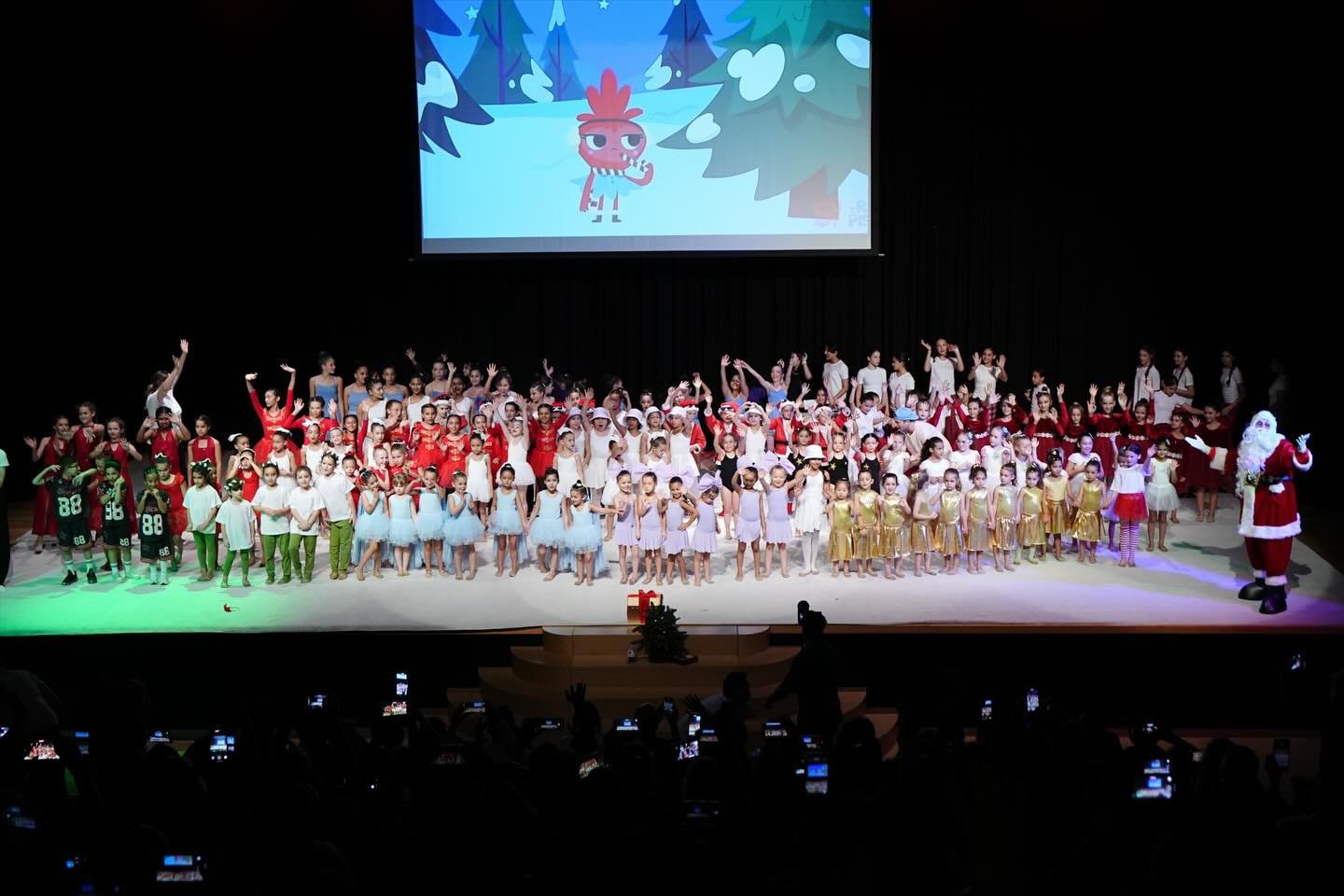 When gymnasts and Santa take the stage &mdash; that&rsquo;s how you know the magic has arrived.

Merry Christmas and a Happy New Year!
May your home always be filled with smiles, music, and a belief in miracles! ✨

The perfect finale to our Winter Sh