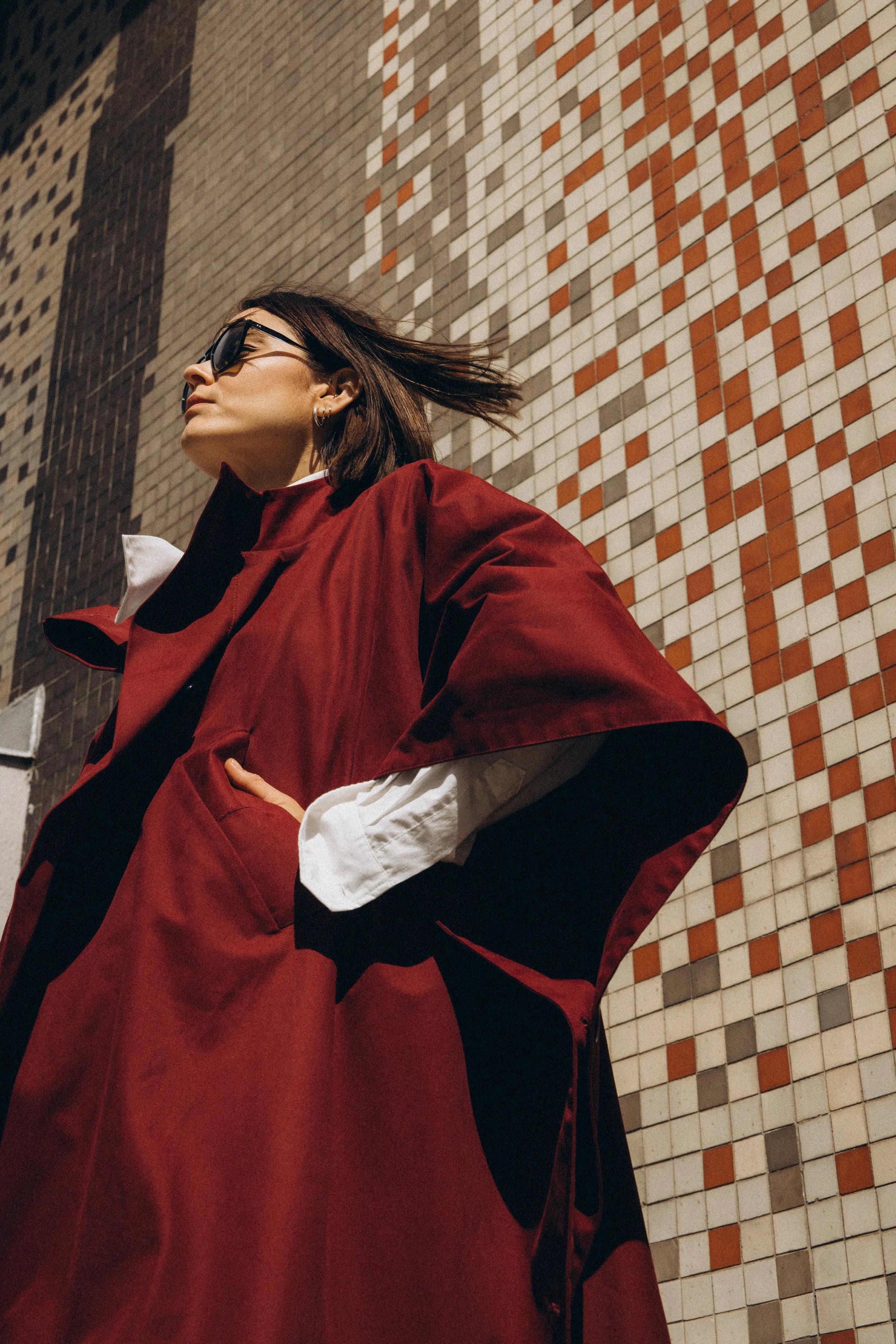 chelsea-cape-peleryna-bordowa-burgundy-cape-cotton-waterproof-plaszcze-z-krakowa-zalucka-kuczera.jpg