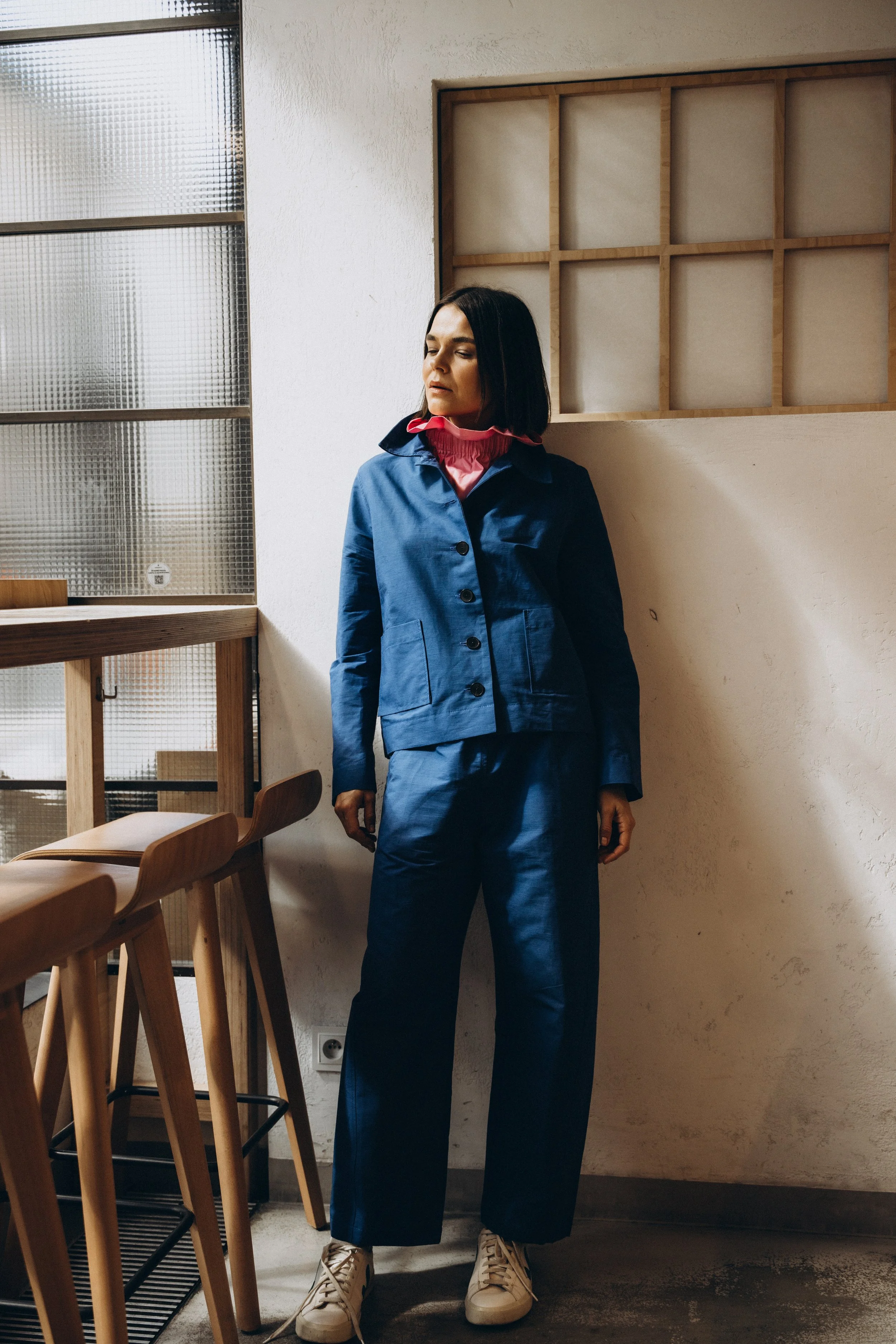 lapis-niebieski-komplet-blue-set-indigo-jacket-and-pants-kurteczka-i-spodnie-zalucka-kuczera.JPG