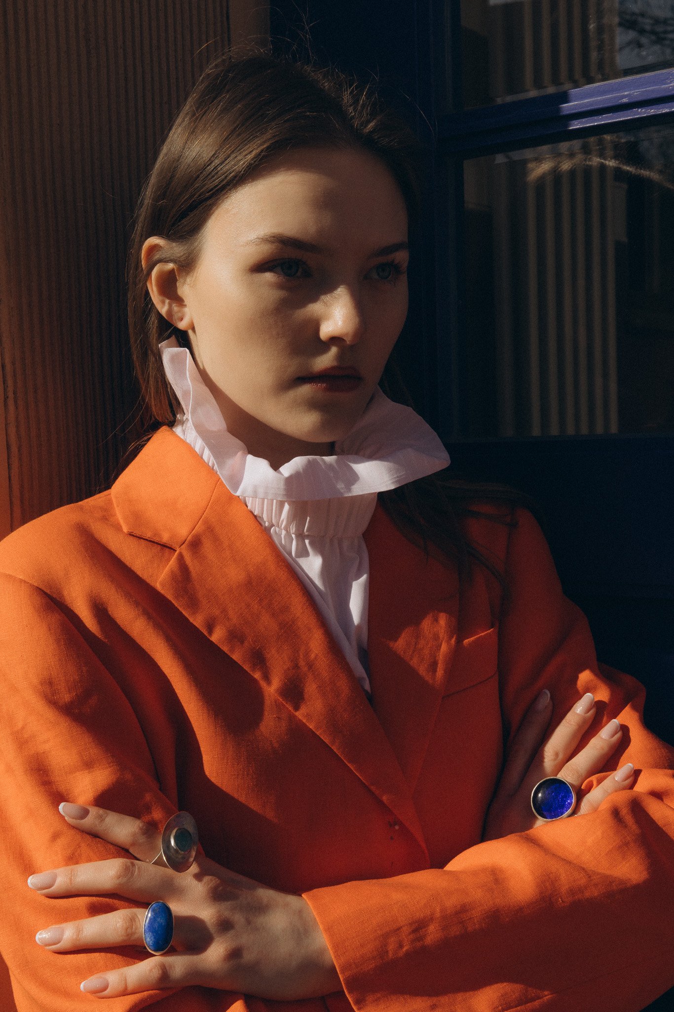 kryza-kolnierzyk-ozdobny-romantyczny-look-moderm-romantism-pomaranczowa-marynarka-lniana-bladorozowa-kryza-pale-pink-collar-zalucka-kuczera.JPG