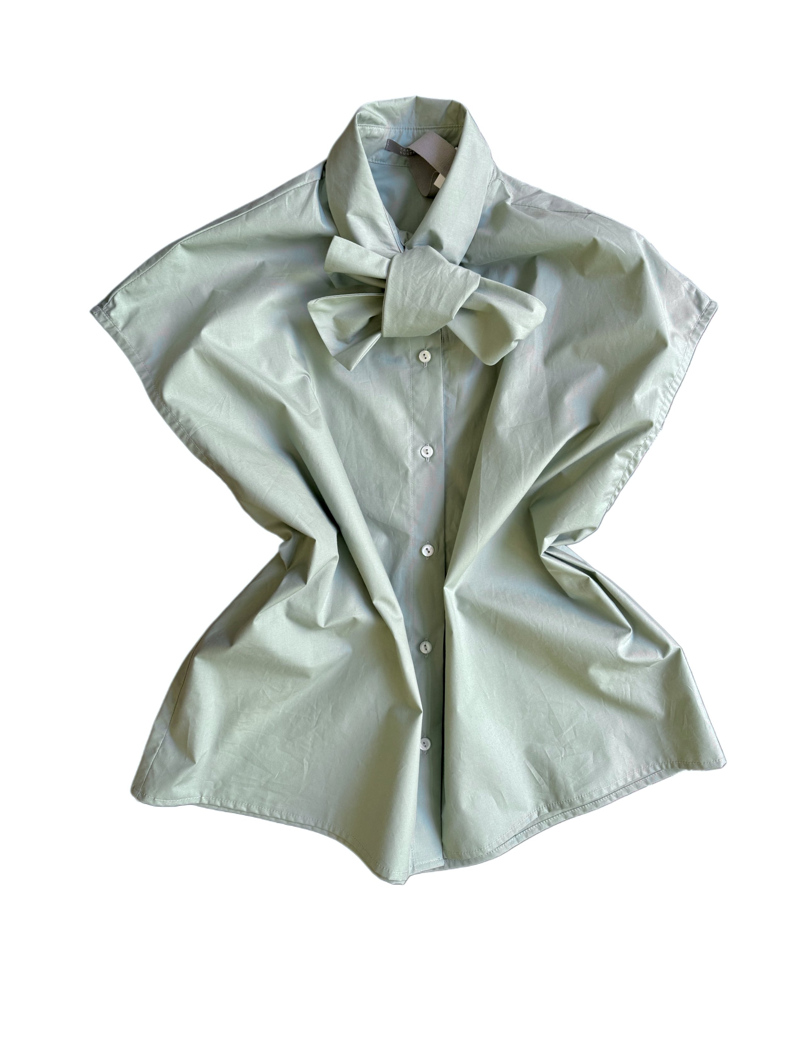 ara-koszula-bez-rekawow-z-wiazanym-kolnierzem-szalwiowa-zielen-sage-green-shirt-sleevless-oversize-elegant-summer-look-zalucka-kuczera.jpg