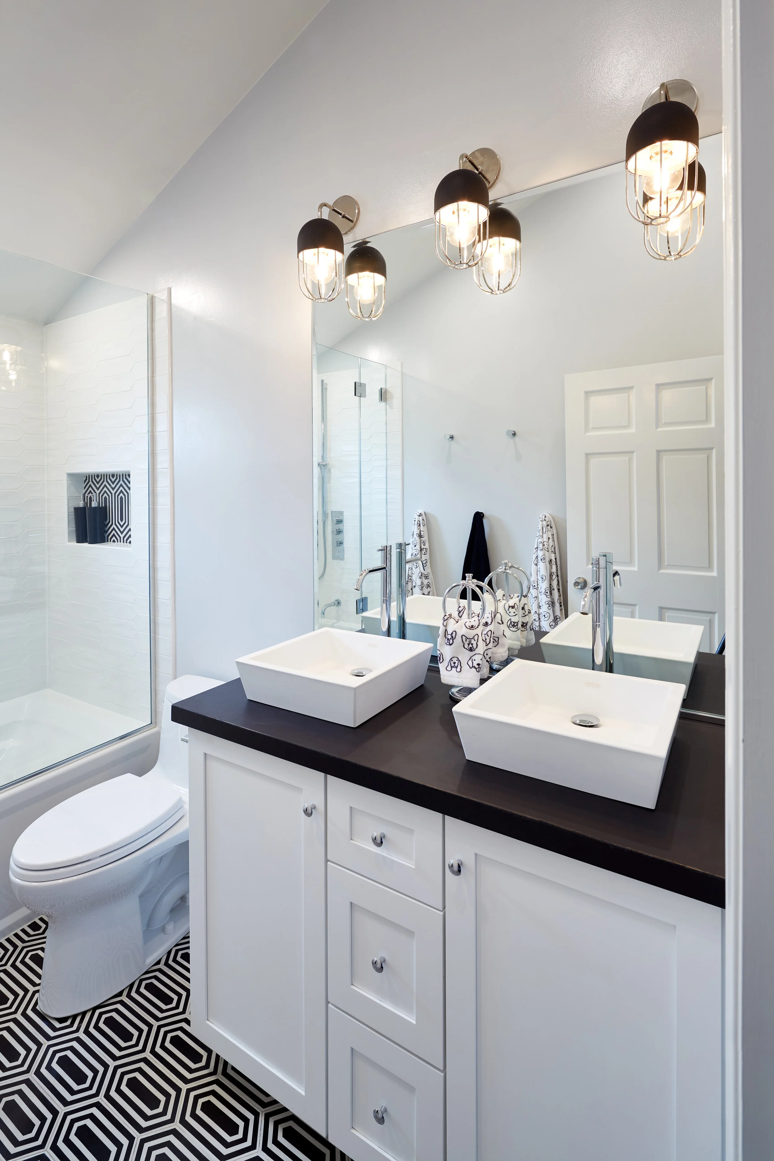Bathroom 2.jpg