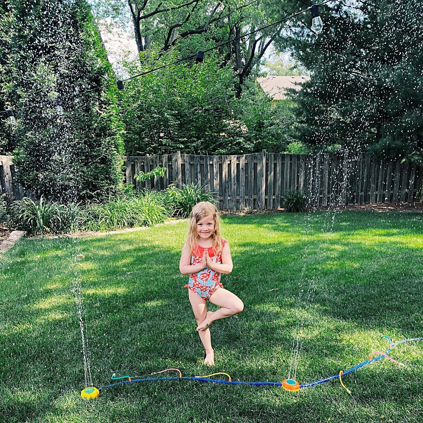 Backyard yoga is even more fun when the sprinklers are on! 
.
.
.
#mindfulness #treepose #hopalongyogi #kidsyoga #yogaforkids #yogaeverywhere #earlychildhoodeducation #sel #yogagirl #balance #yogaislife #backyardyoga