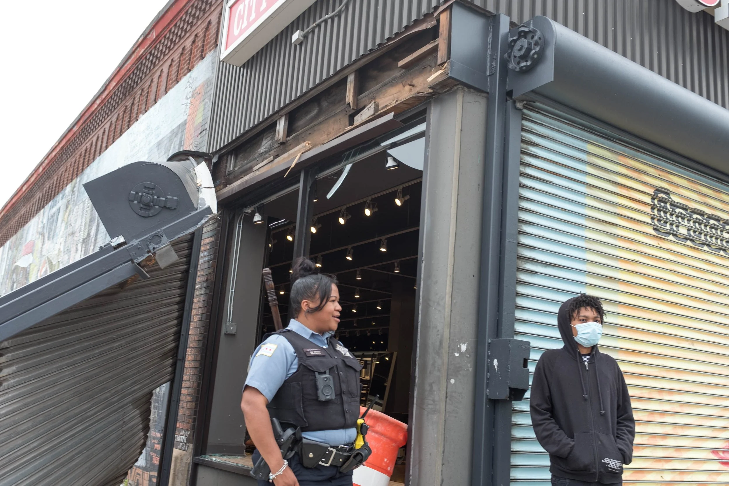 A block away I started smelling all sorts of perfume. The Ulta Beauty store had been looted earlier A couple citizens were standing around trying to figure out what perfume bottle they wanted to collect off the sidewalk. They were spraying it on and 