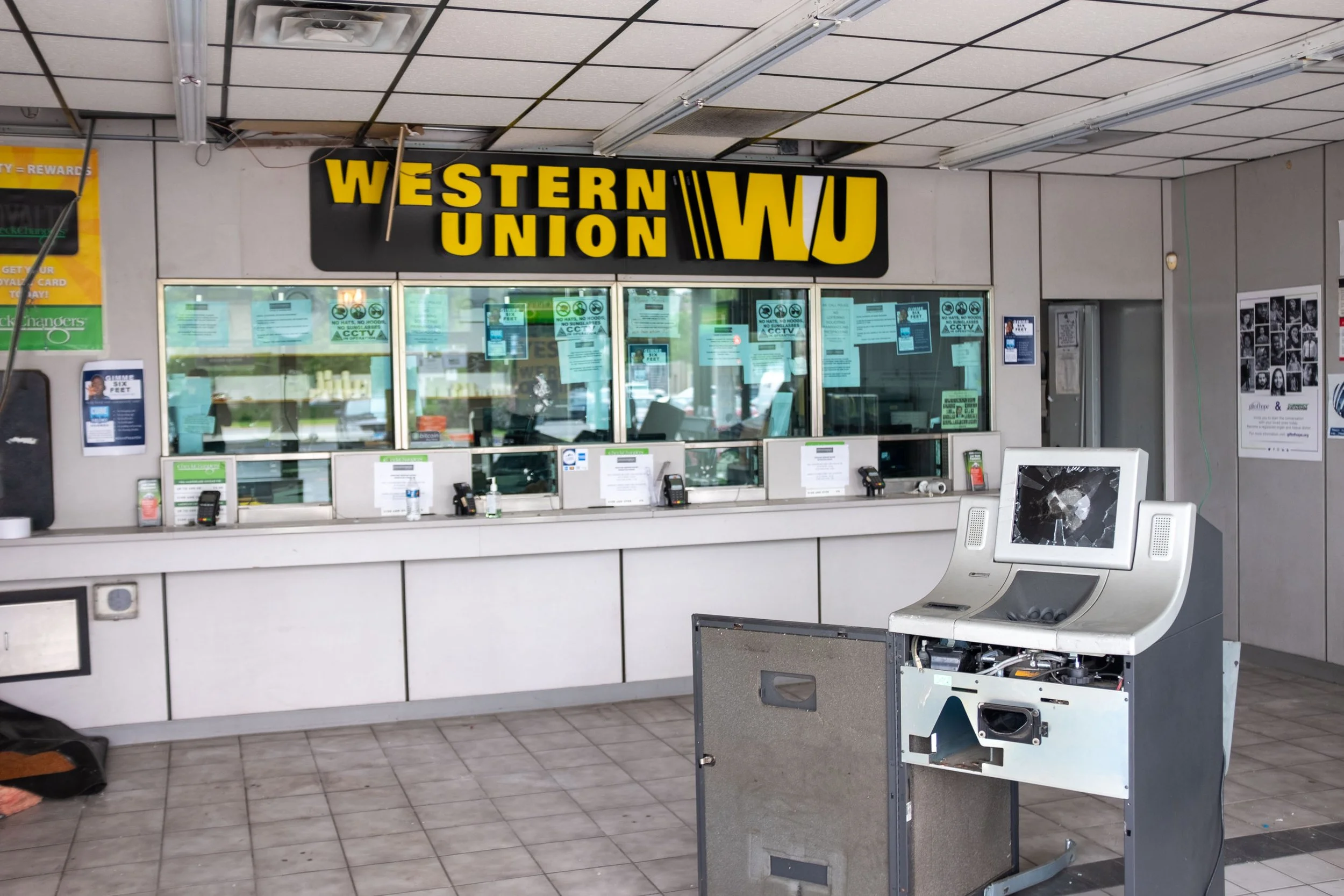 I chuckled at the "yes, we're open" sign and sat in my car pondering my next move. Next thing I know there's a CPD sergeant in his white uniform sitting next to me in his cop car. I tell him I'm just a photographer in shock and awe at this entire sit