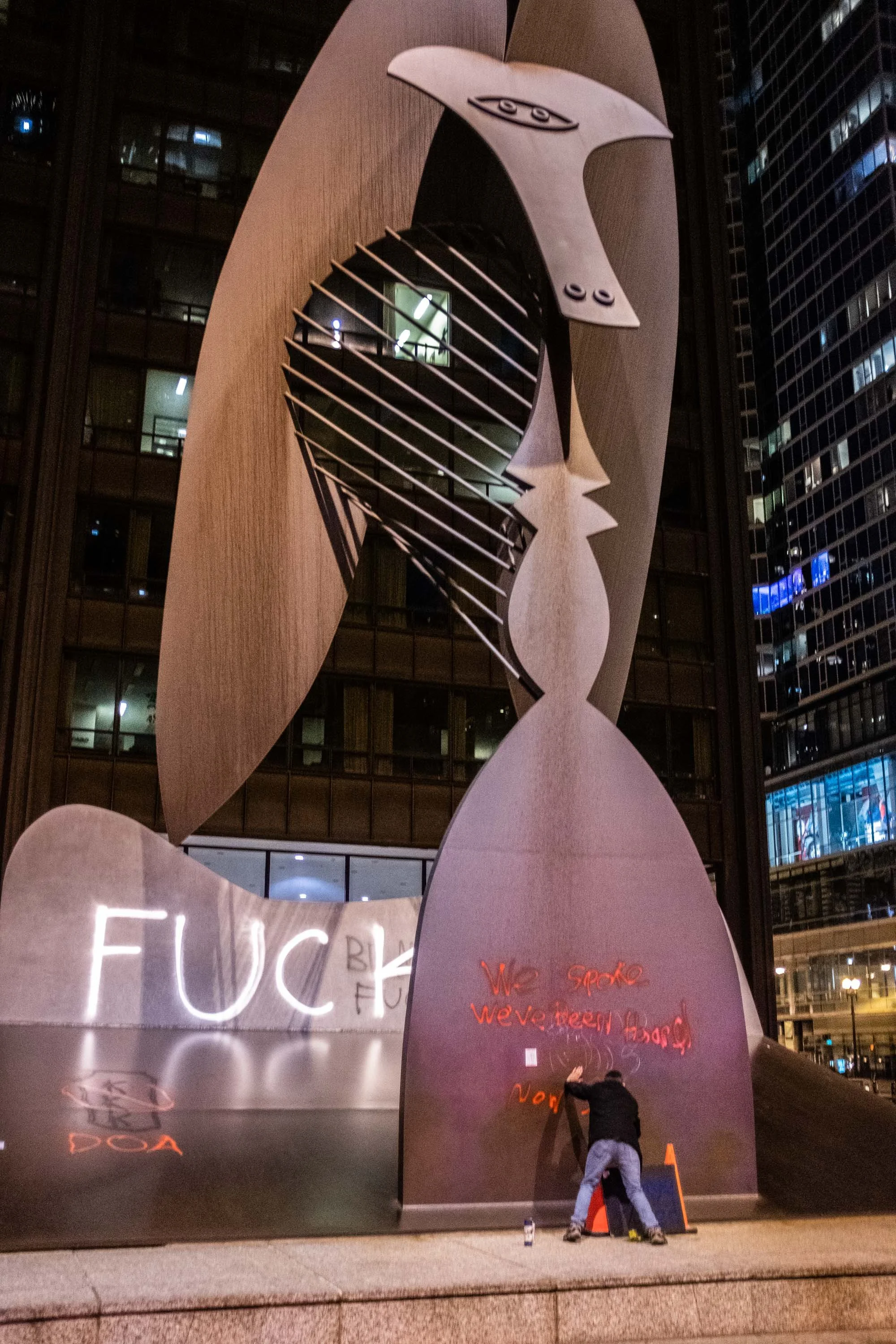 The Picasso was being spray painted. Which I found appropriate and I found nothing wrong with this. This would of course horrify my Mother. She hates graffiti and complains profusely about it. I think it's a sign of a free society. Once you can't gra