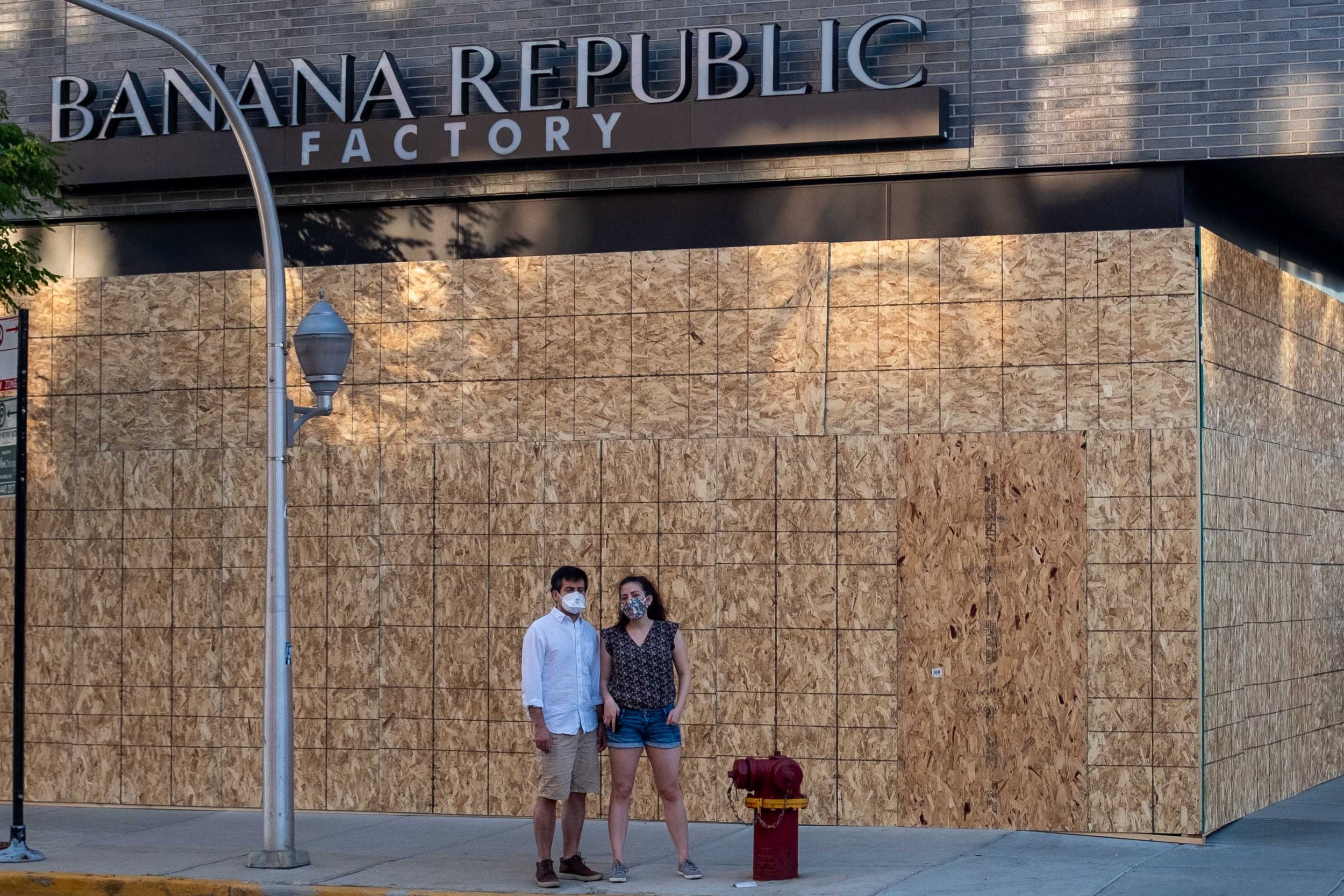I saw this play out all over the city. On Milwaukee Avenue in Bucktown all the nice shoe shops caused a complete traffic jam around me. Apparently if you are a looter, parking your car takes too long. Better to scream in joy, just slam the car into p