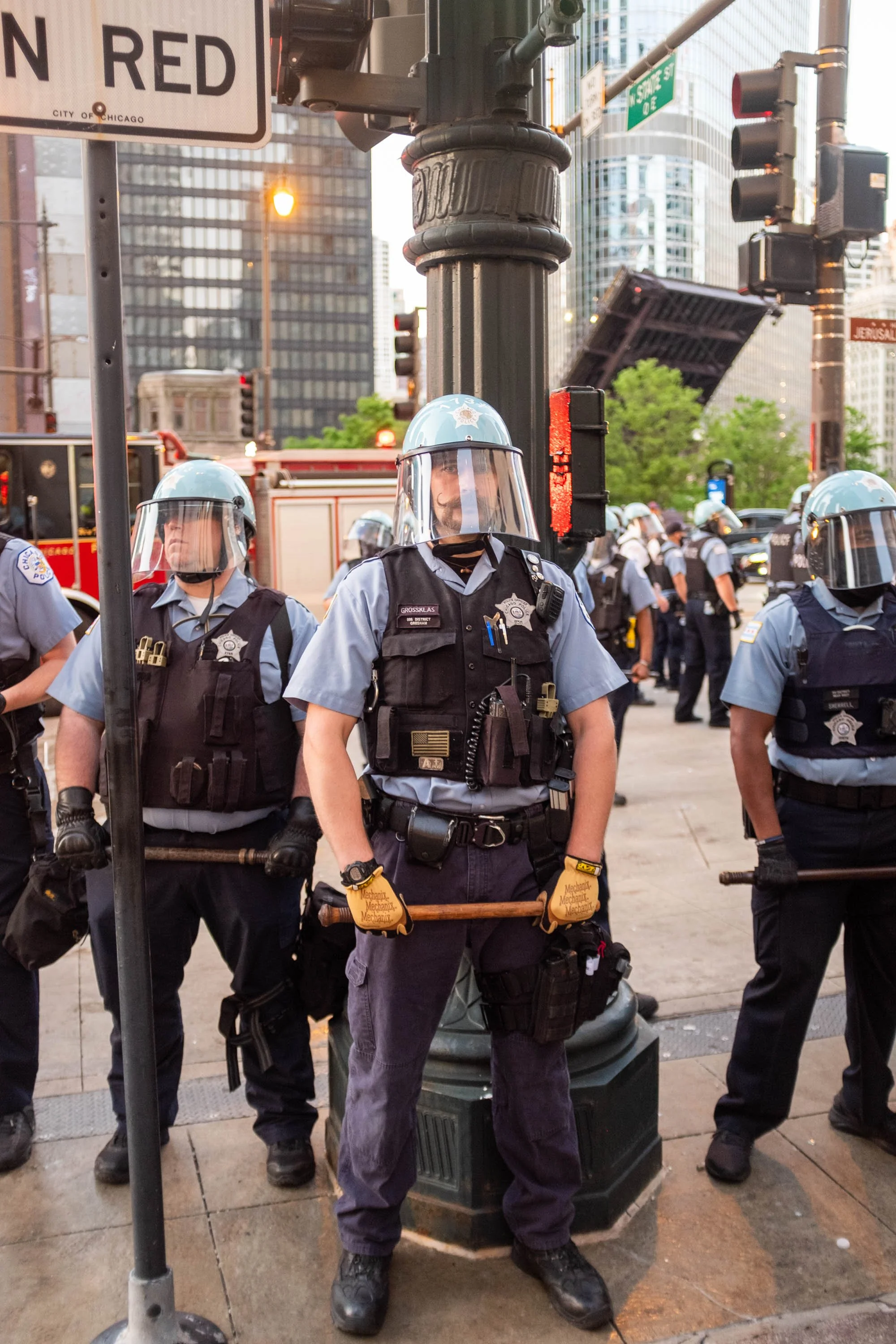 I could see a red Firefighter boat and a lot of cops all around Trump Tower. That kinda puzzled me. I figured our Mayor Lori Lightfoot would let Trump Tower get looted. I mean she told the Italians that she had the biggest dick in town. You can googl