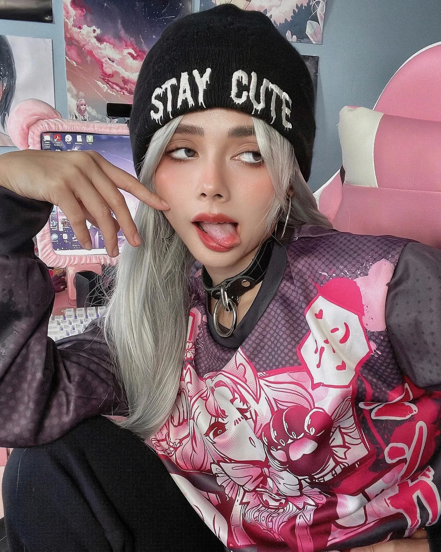 Happy Halloween from your local ✨e-girl✨! 🎃👻

What spoopy things were you up to this weekend?