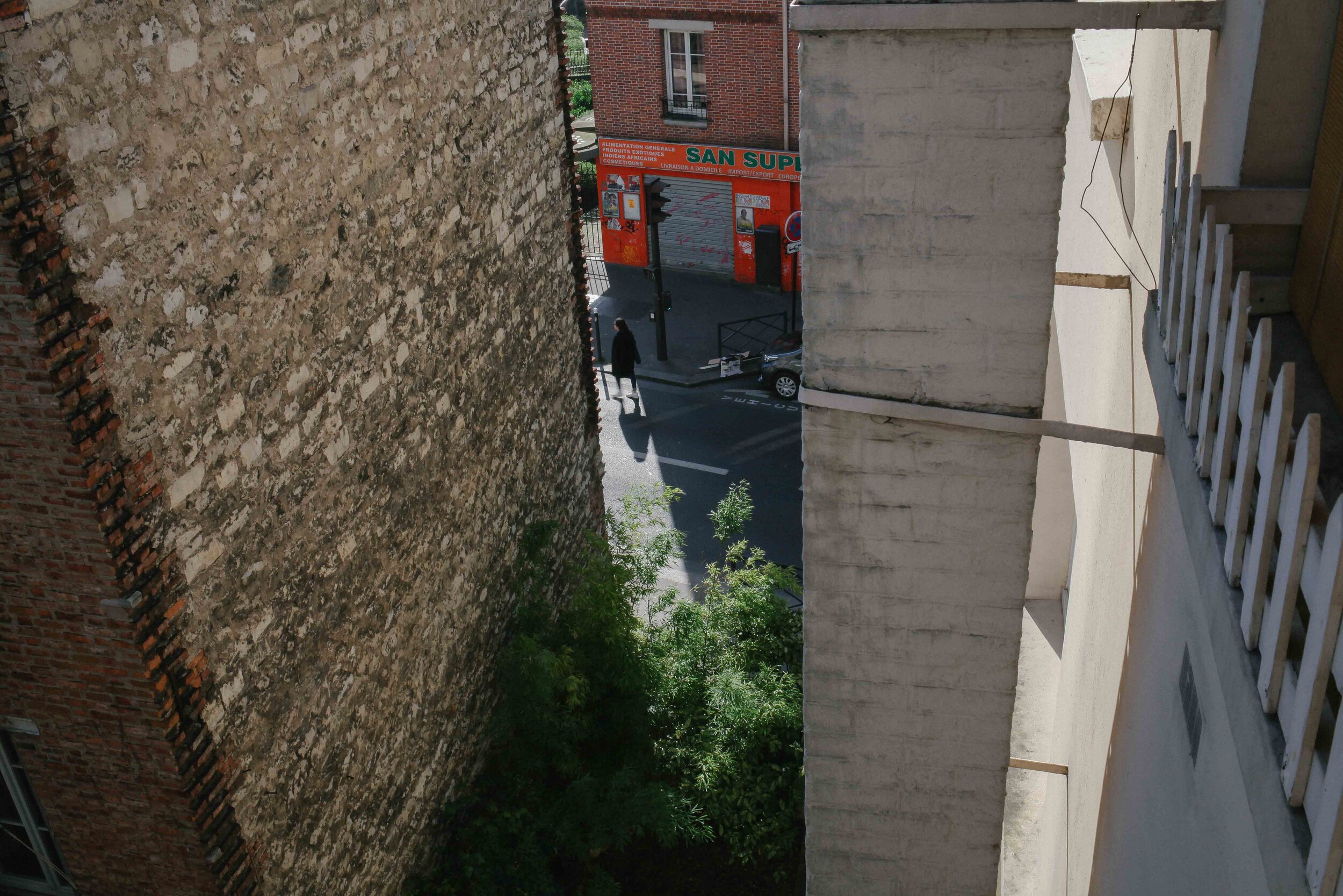 confinement : exteriors