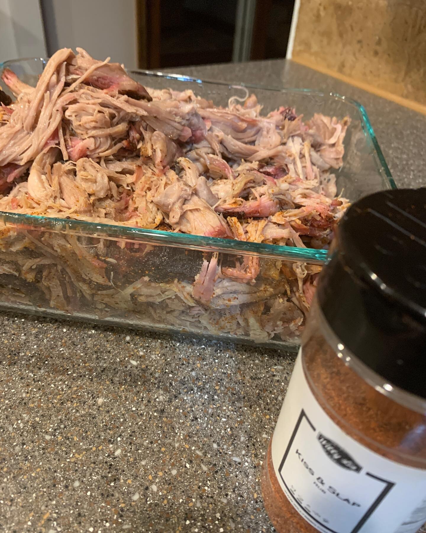 A little pulled pork to get the week rolling with Kiss &amp; Slap! 

#bbq #foodstagram #bbqlife #bbqstyle