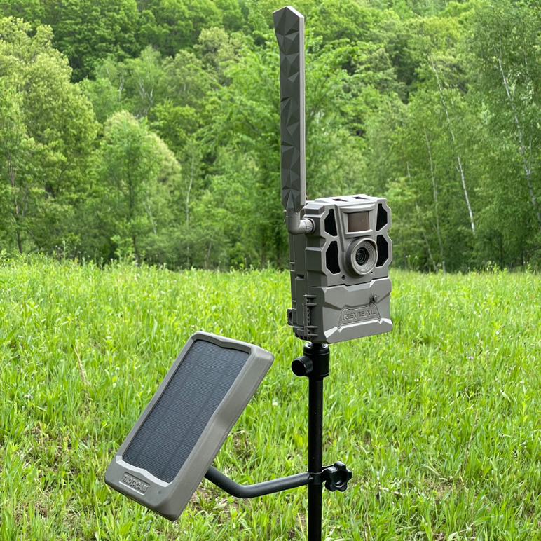 reveal_adjustable_camera_stake_pdp_field_side_9.png.webp