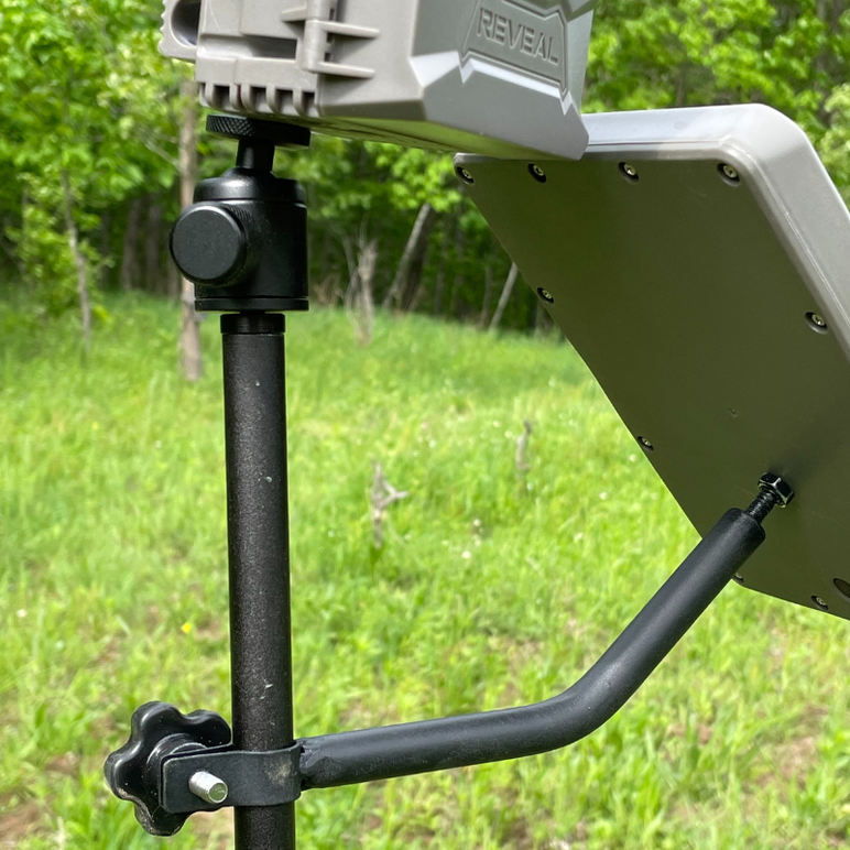 reveal_adjustable_camera_stake_pdp_field_front_9.png.webp