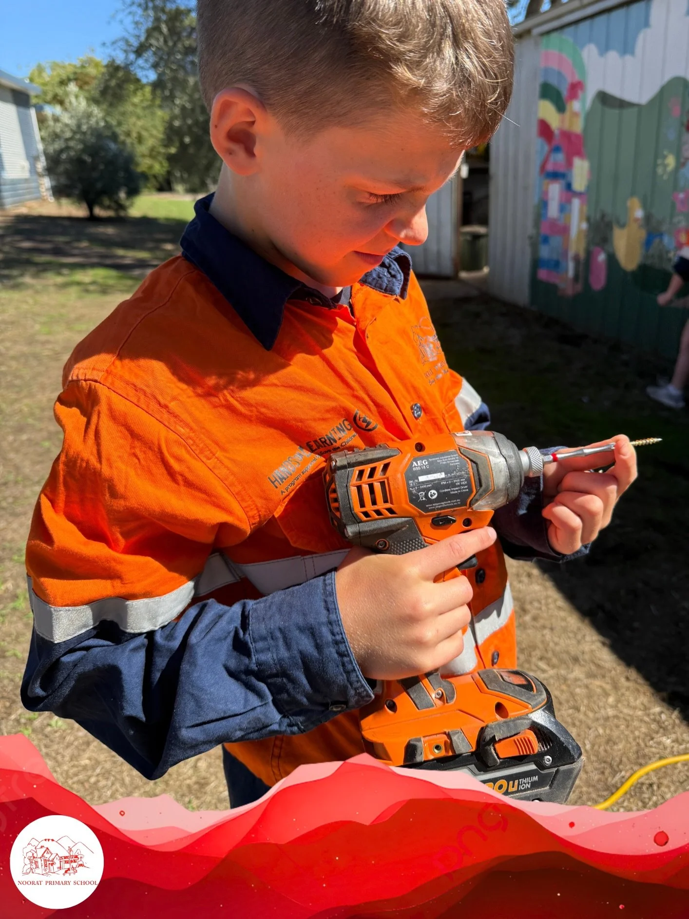 𝕃𝕖𝕒𝕣𝕟𝕚𝕟𝕘 𝕔𝕠𝕞𝕖𝕤 𝕒𝕝𝕚𝕧𝕖 𝕨𝕙𝕖𝕟 𝕝𝕚𝕥𝕥𝕝𝕖 𝕙𝕒𝕟𝕕𝕤 𝕘𝕖𝕥 𝕚𝕟𝕧𝕠𝕝𝕧𝕖𝕕! 🌱👩&zwj;🍳

Our students are diving into hands-on learning&mdash;from weeding, watering and planting seeds to baking delicious banana bread. They&rsquo;