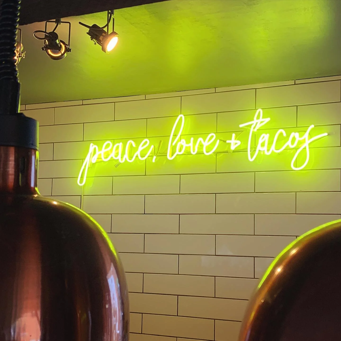 The special fluorescent yellow tubing made this one a challenge but it was worth it, it&rsquo;s so bright and fits in perfectly with the awesome new look of the Hacienda 🙌
.
.
.
#neon #neonsigns #neondorset #local #maker #neonworkshop #signs #signma