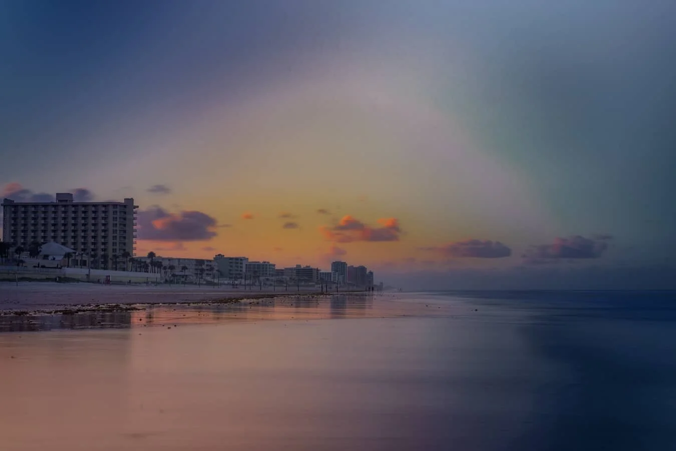 Summer Time Dreams 🏝⁣
-⁣
As much as we'd hope, this summer will be unlike any other summer we've experienced. Even with beaches opening in some areas, the world itself is still not ready yet. Here's a shot from a year ago in Florida on Daytona Beach