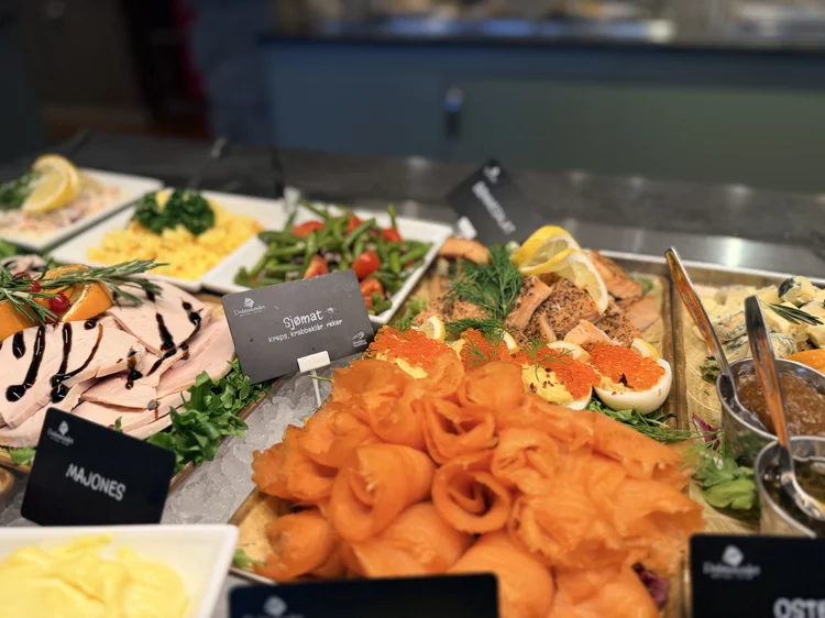 Julemat og buffet på Dolmsundet
