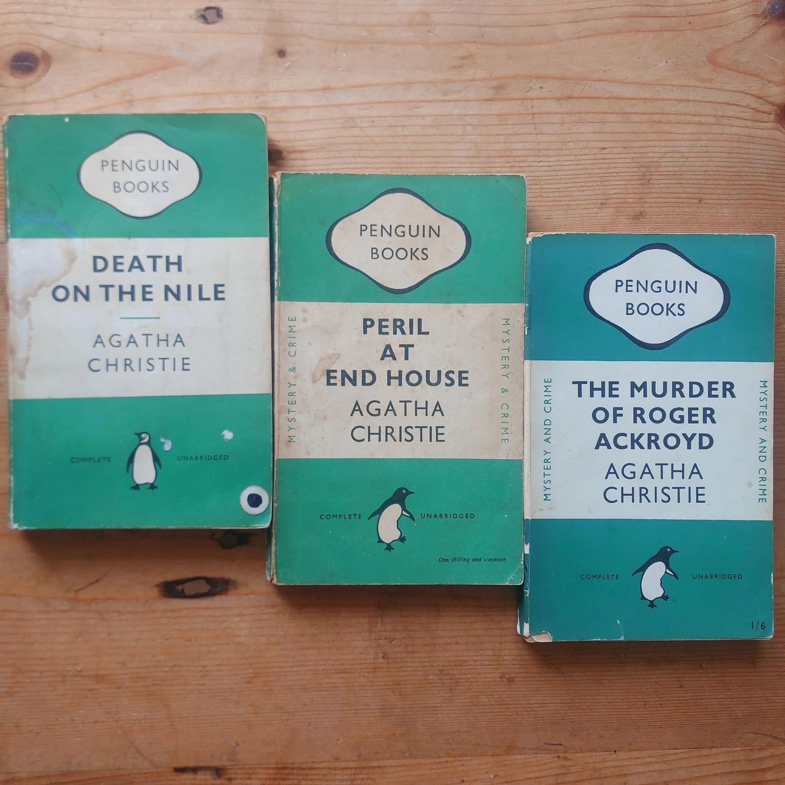 Agatha Christie's Hercule Poirot Penguin Crime Book Bundle