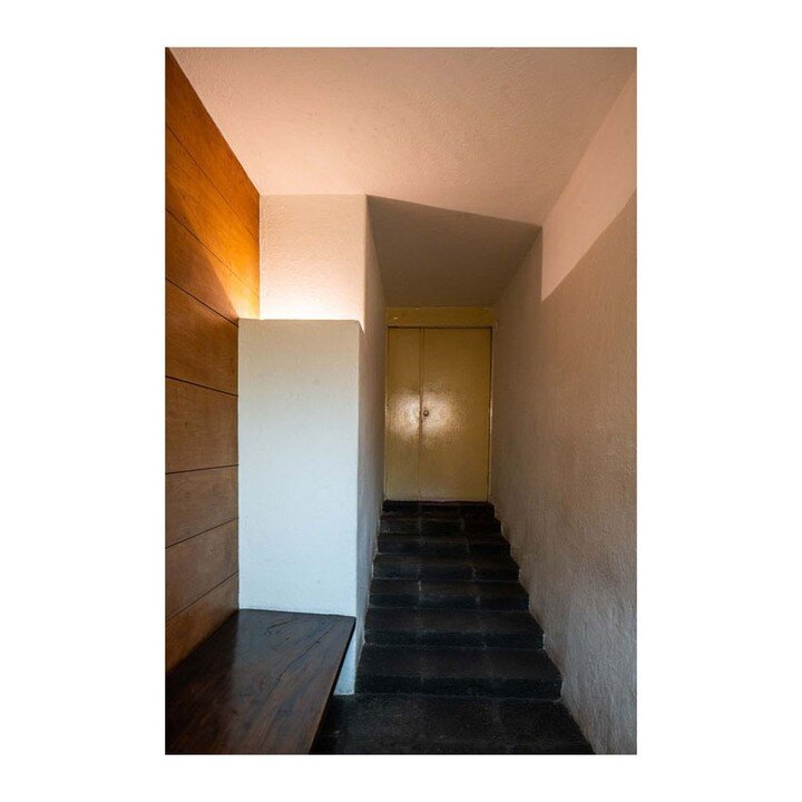 📸 Exploring the Architectural Wonders of Luis Barrag&aacute;n's Home &amp; Studio in Mexico City! 🏠✨ Capturing the essence of his visionary design, showcasing the interplay of light, color, and space. 🌈✨ #LuisBarragan #Architecture #MexicoCity #De