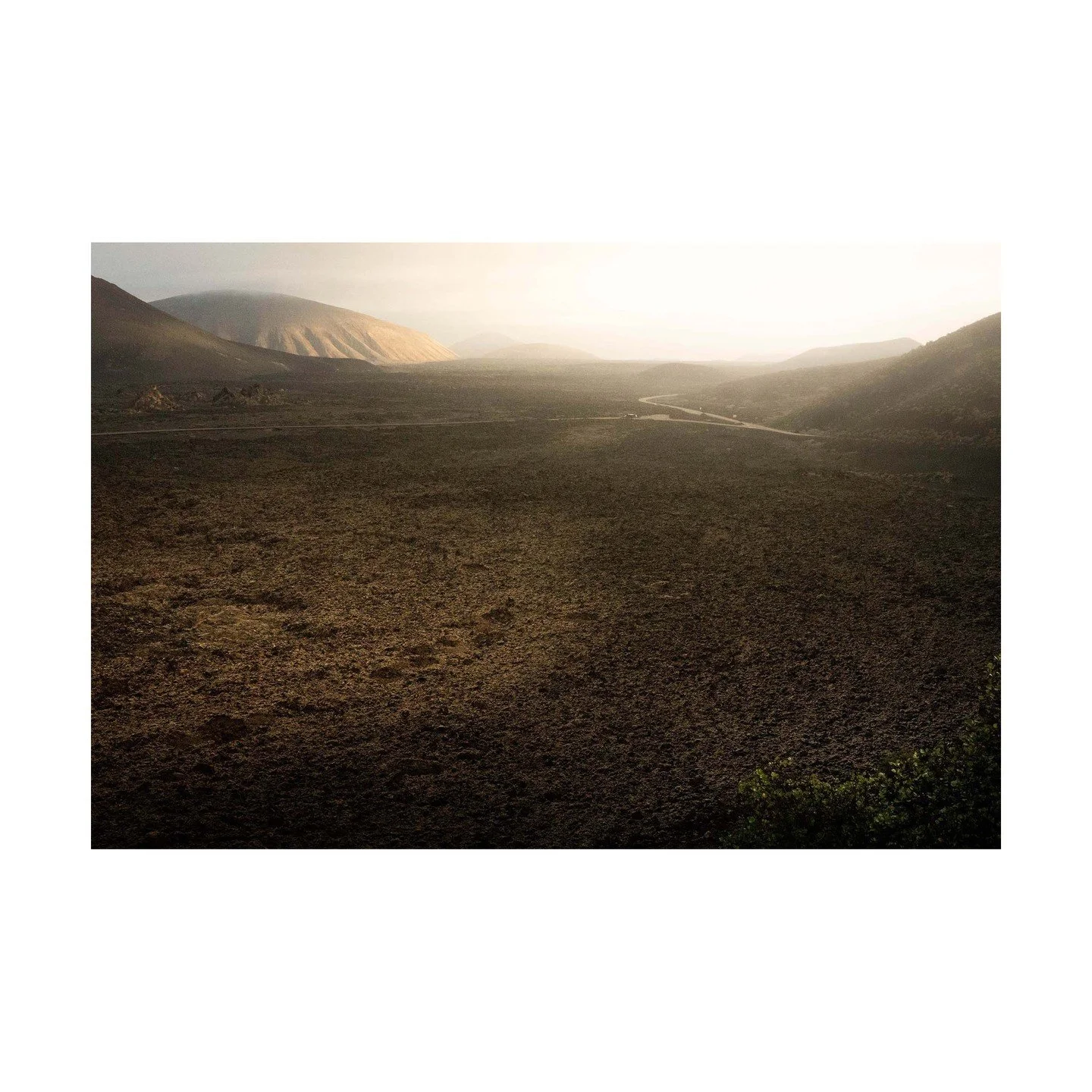 🌅 Sunrise Over Caldera Blanca 🌅
As the sun rises in the east, its soft light slowly unveils the rugged textures of Caldera Blanca&rsquo;s slopes. The morning glow brings the volcanic landscape to life, revealing every ridge and shadow across the ca