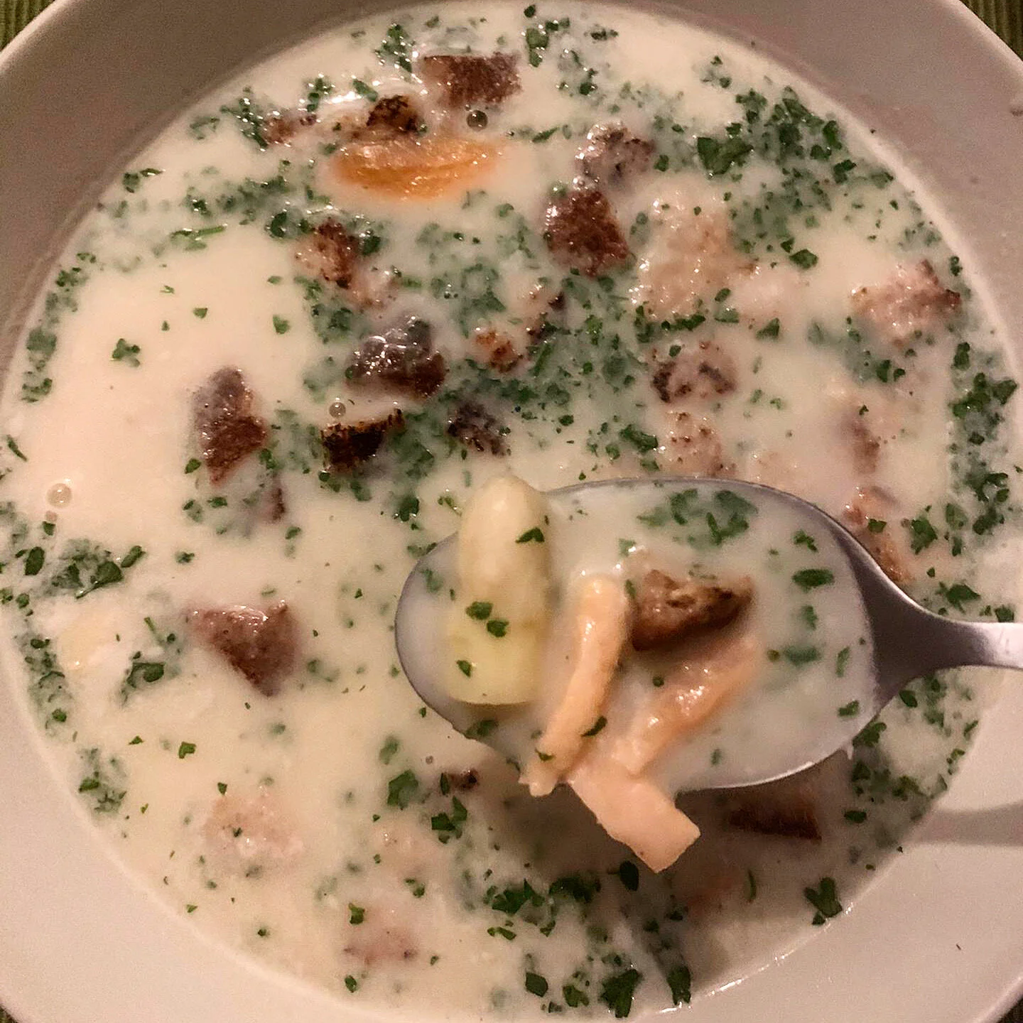 Crema de espárragos blancos con salmón