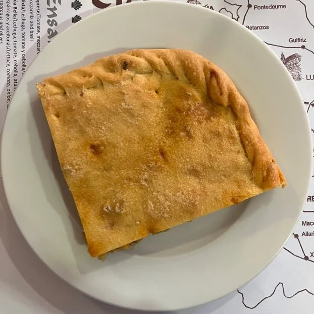 Empanada gallega de atún
