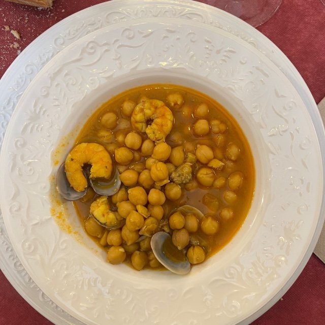 Pote de garbanzos asturiano