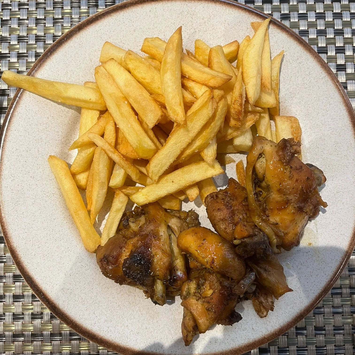 Pollo asado al ajillo