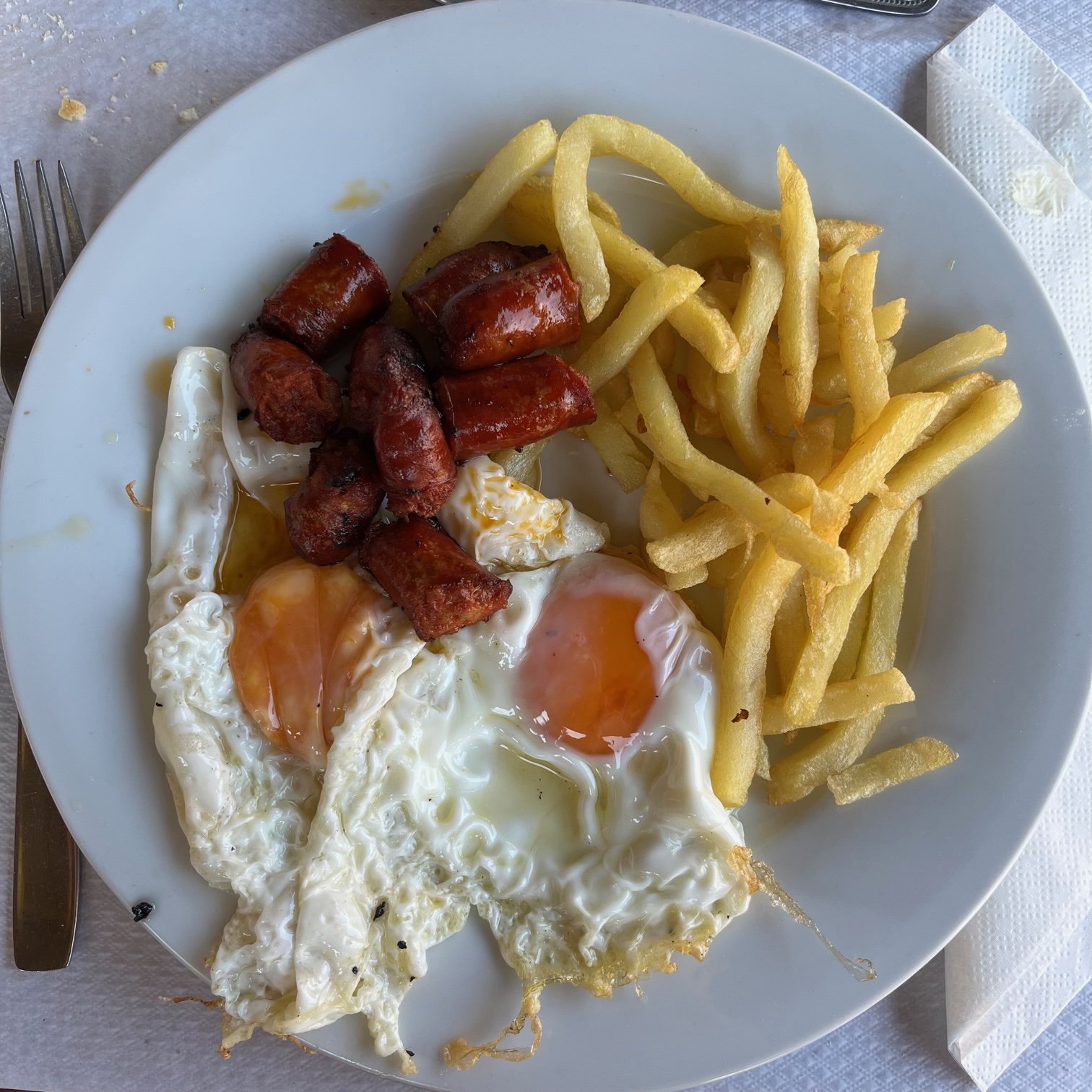 Huevos fritos con chistorra