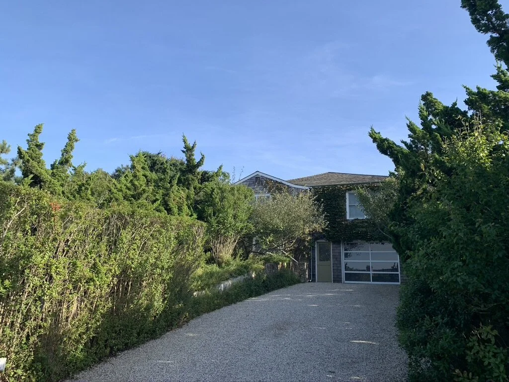 This is the rear entrance of the house. On the other side, is the Atlantic Ocean.