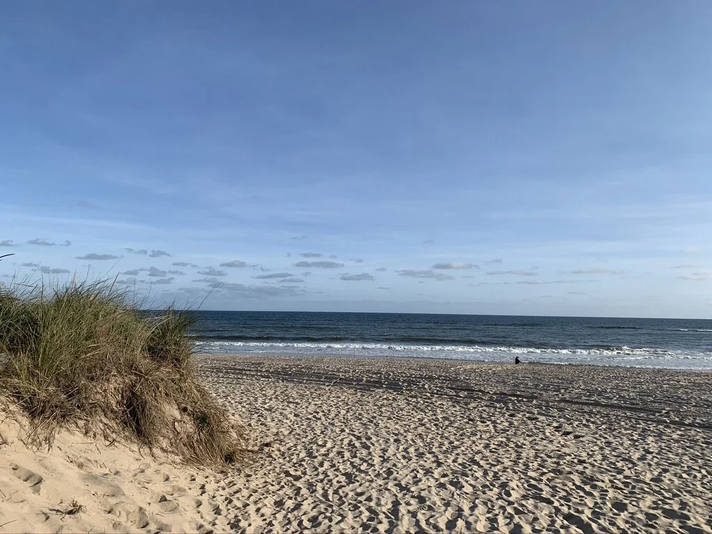 This is the most secluded of Amagansett’s public beaches and there are no services here.