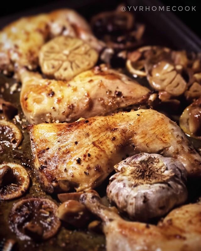 #homemade 
𝗥𝗼𝗮𝘀𝘁𝗲𝗱 𝗚𝗿𝗲𝗲𝗸 𝗖𝗵𝗶𝗰𝗸𝗲𝗻🍗🇬🇷 I wanted to have something homey yet flavorful and easy to make for last night's dinner. This is always one of my go to recipes  whenever I want full flavor with the least work in the kitchen!